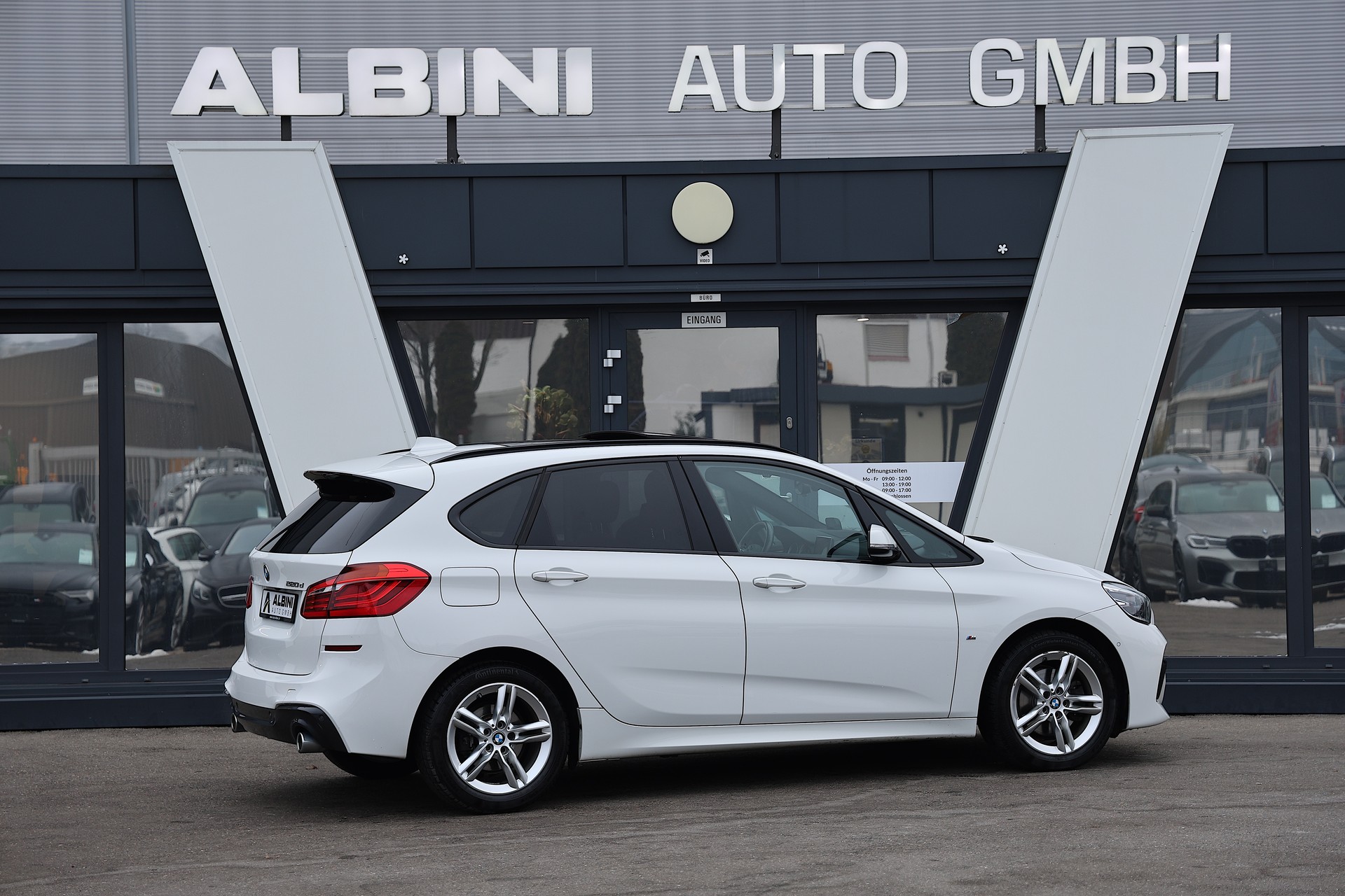 BMW 220d xDrive Active Tourer Steptronic M Sport-showroom-element-3