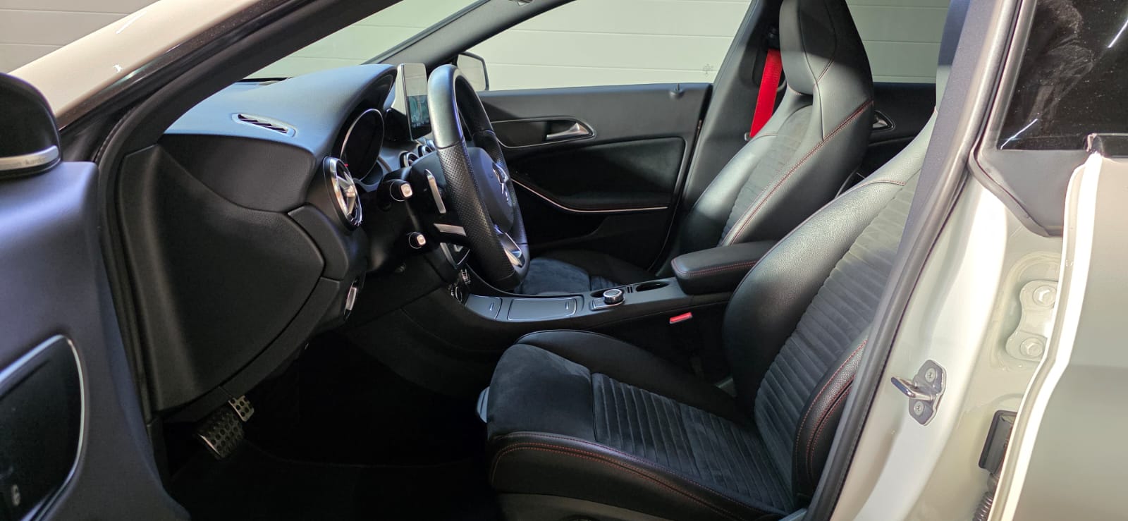 MERCEDES-BENZ CLA 200 AMG Line 7G-DCT *Facelift Model**CH-Fahrzeug*-image-8