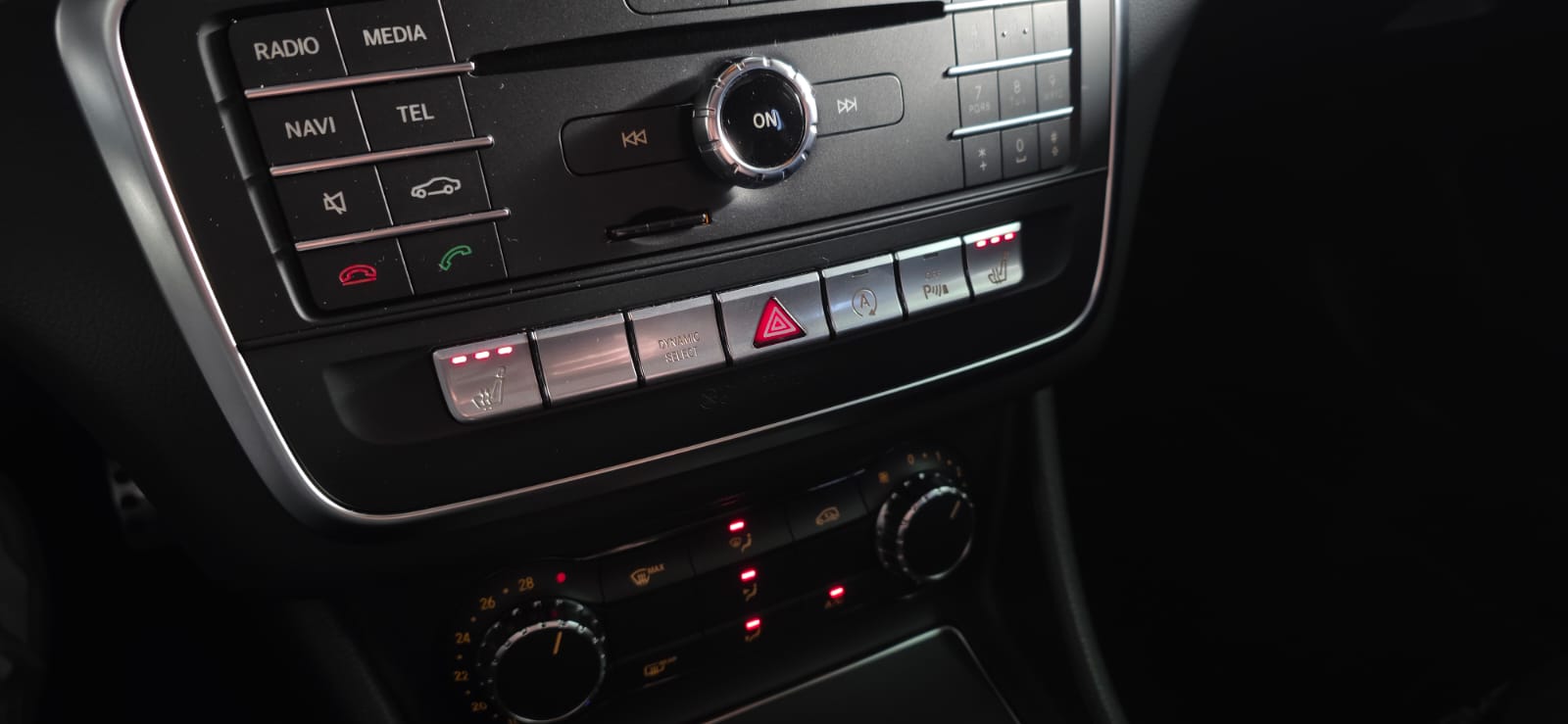 MERCEDES-BENZ CLA 200 AMG Line 7G-DCT *Facelift Model**CH-Fahrzeug*-image-16