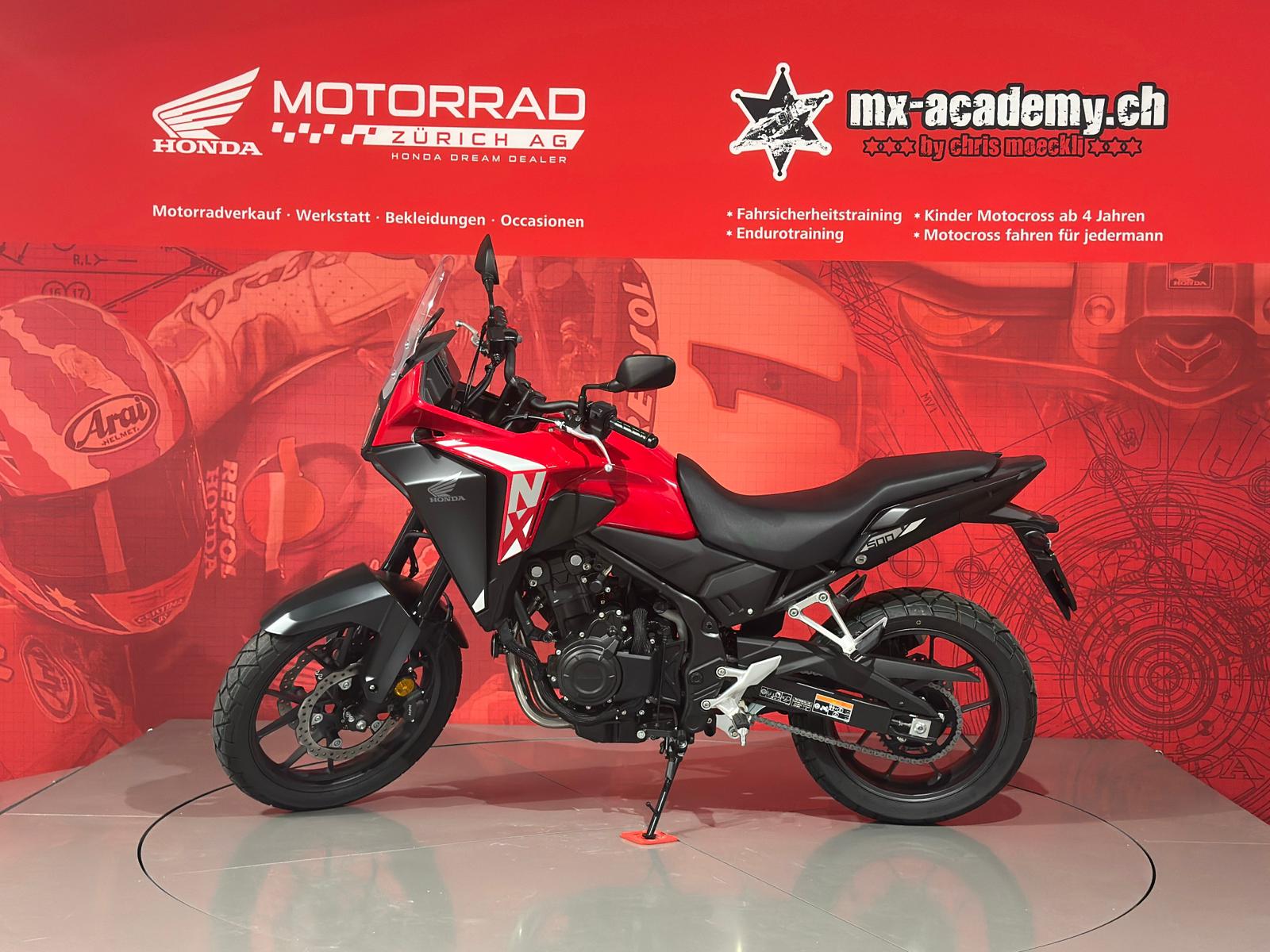 HONDA NX 500**Grand Prix Red**DEMO-BIKE-showroom-element-3