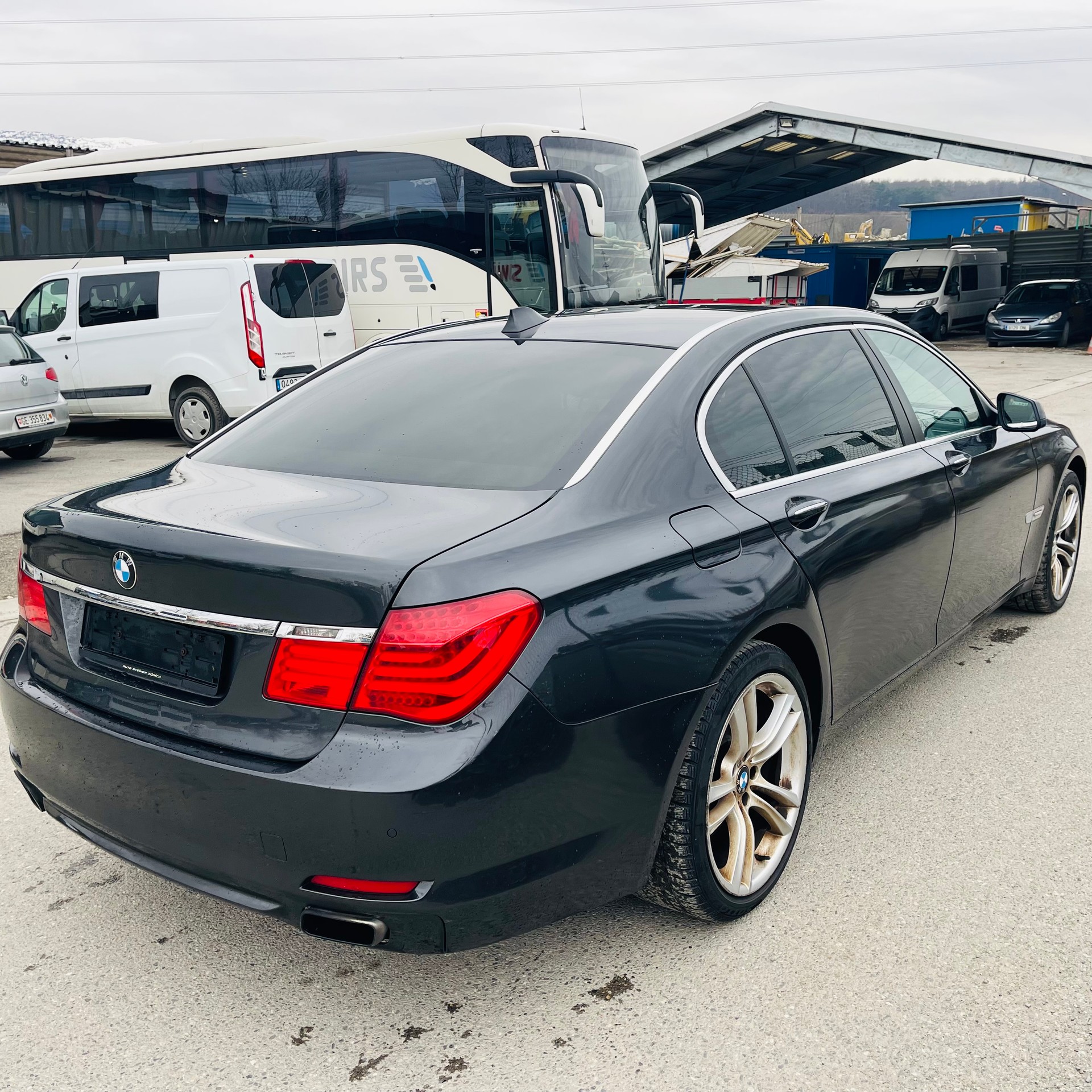 BMW 740i L-image-4