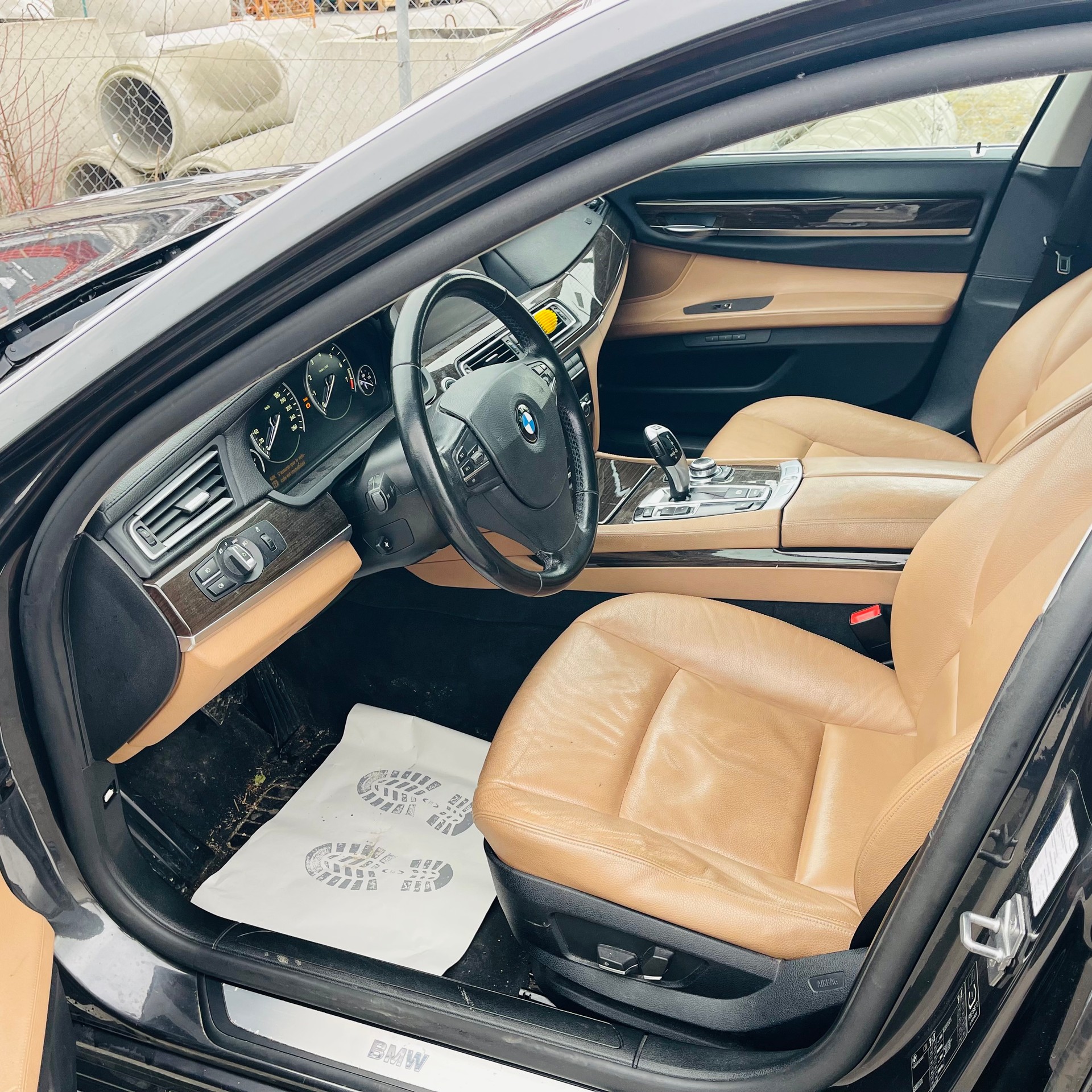 BMW 740i L-image-7