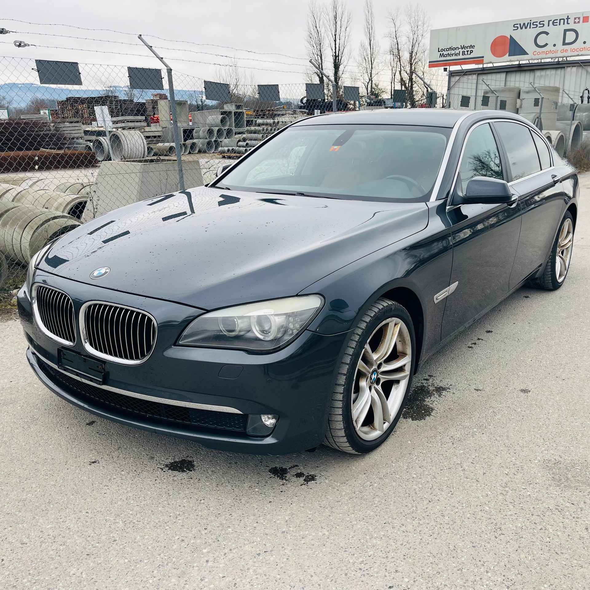 BMW 740i L-image-2