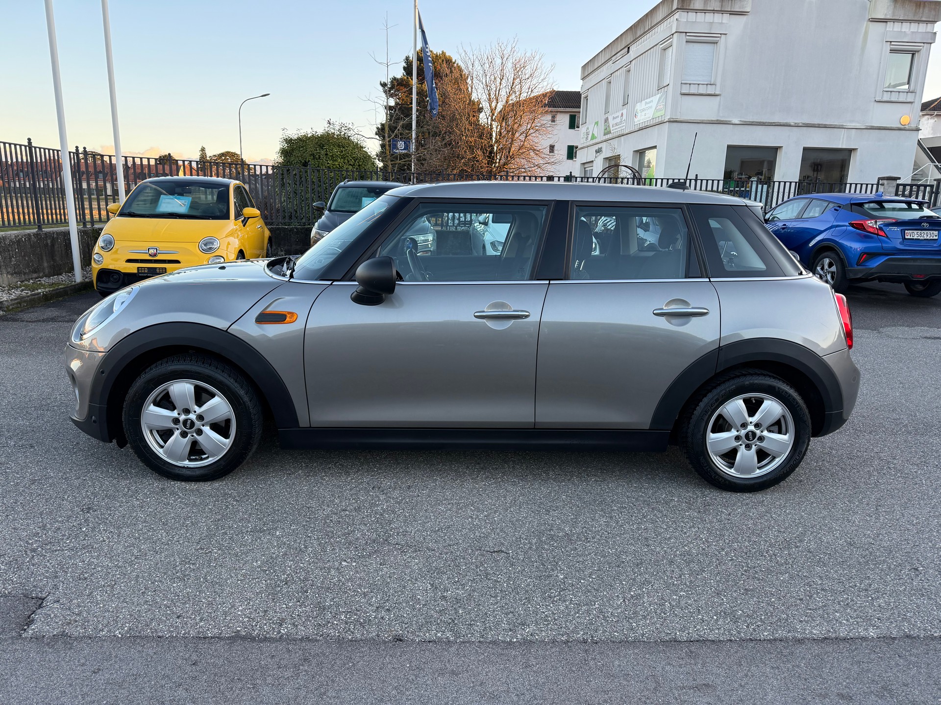 MINI One Steptronic-image-4