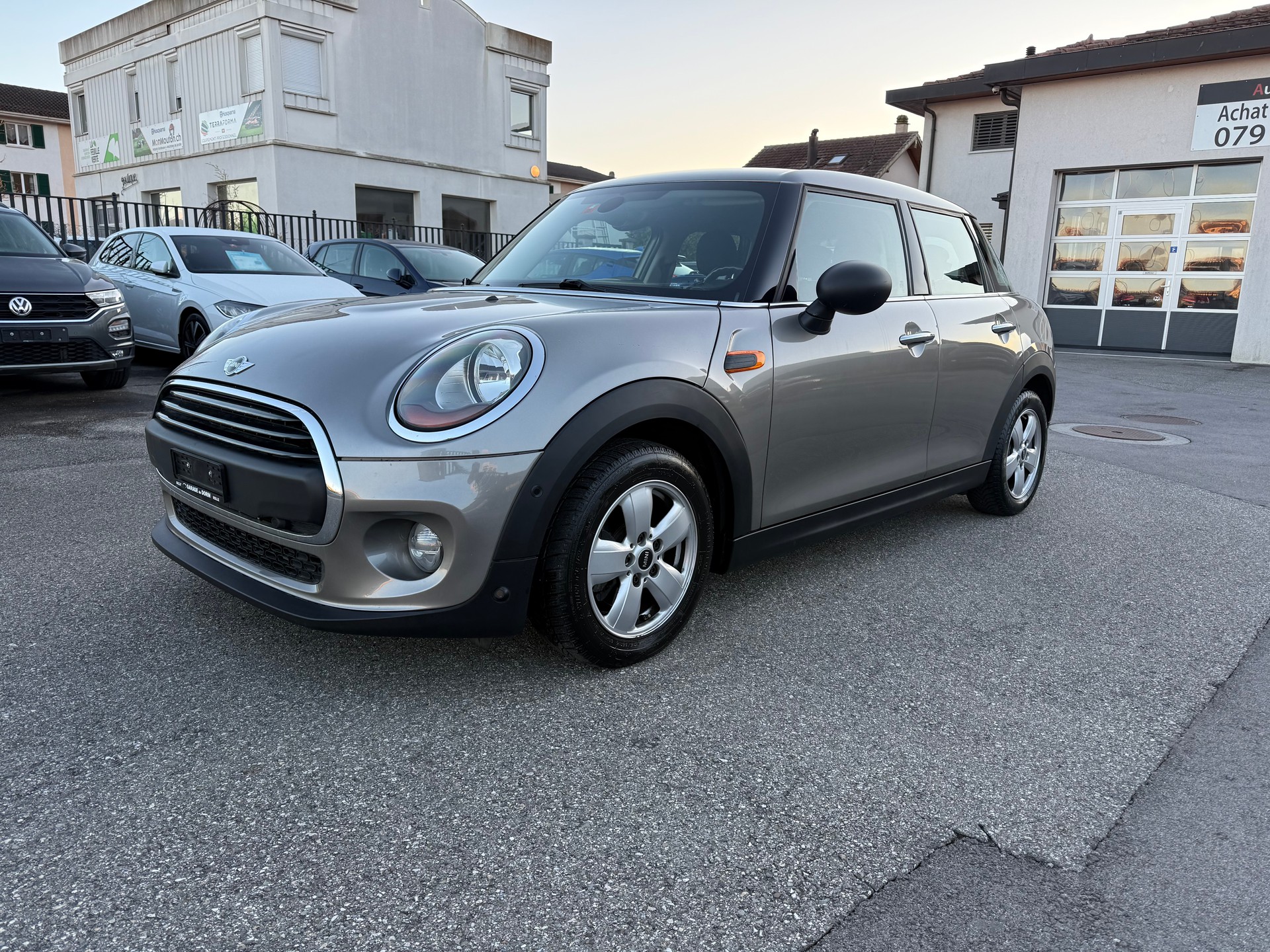MINI One Steptronic-image-1