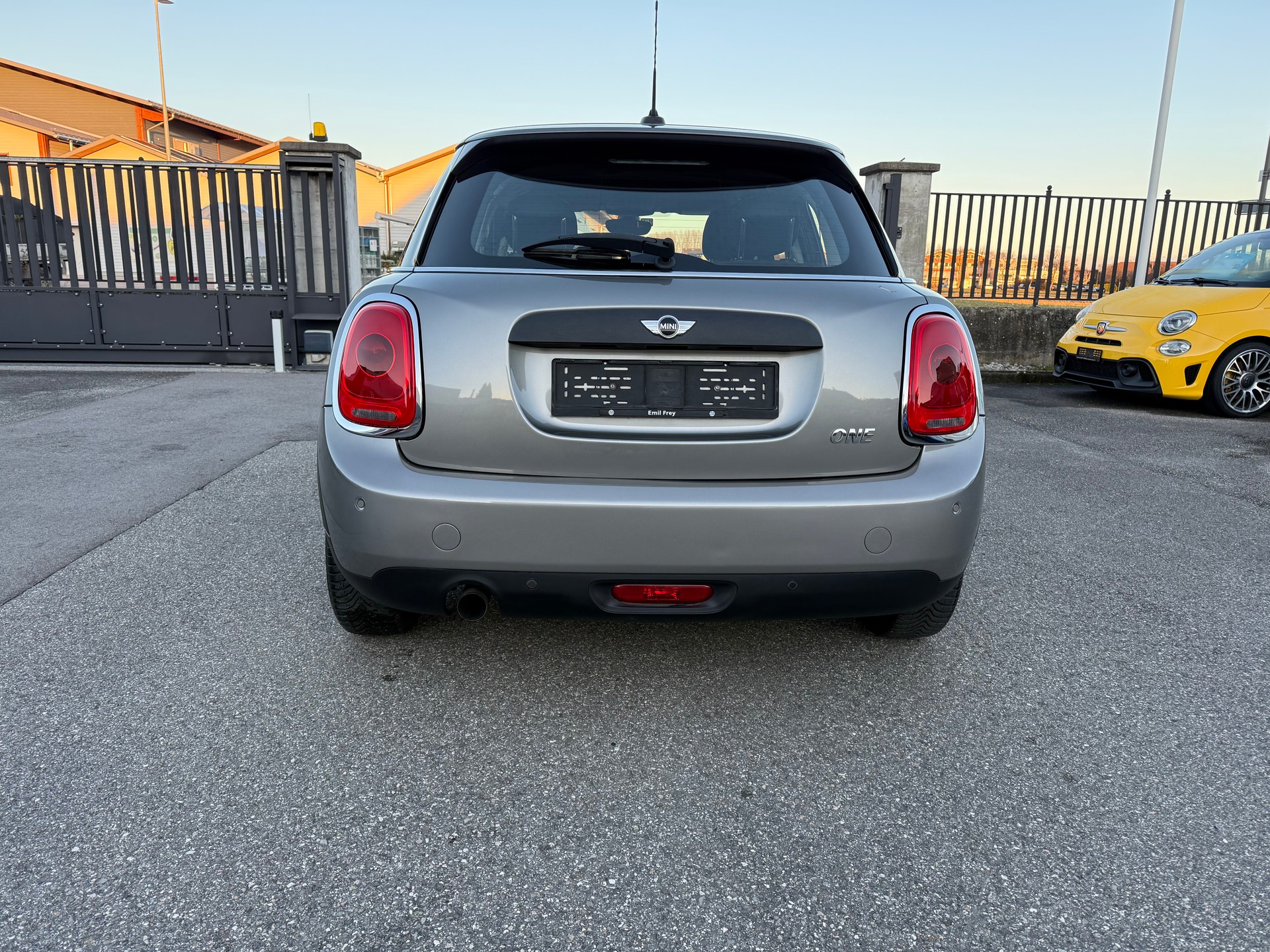MINI One Steptronic-image-2