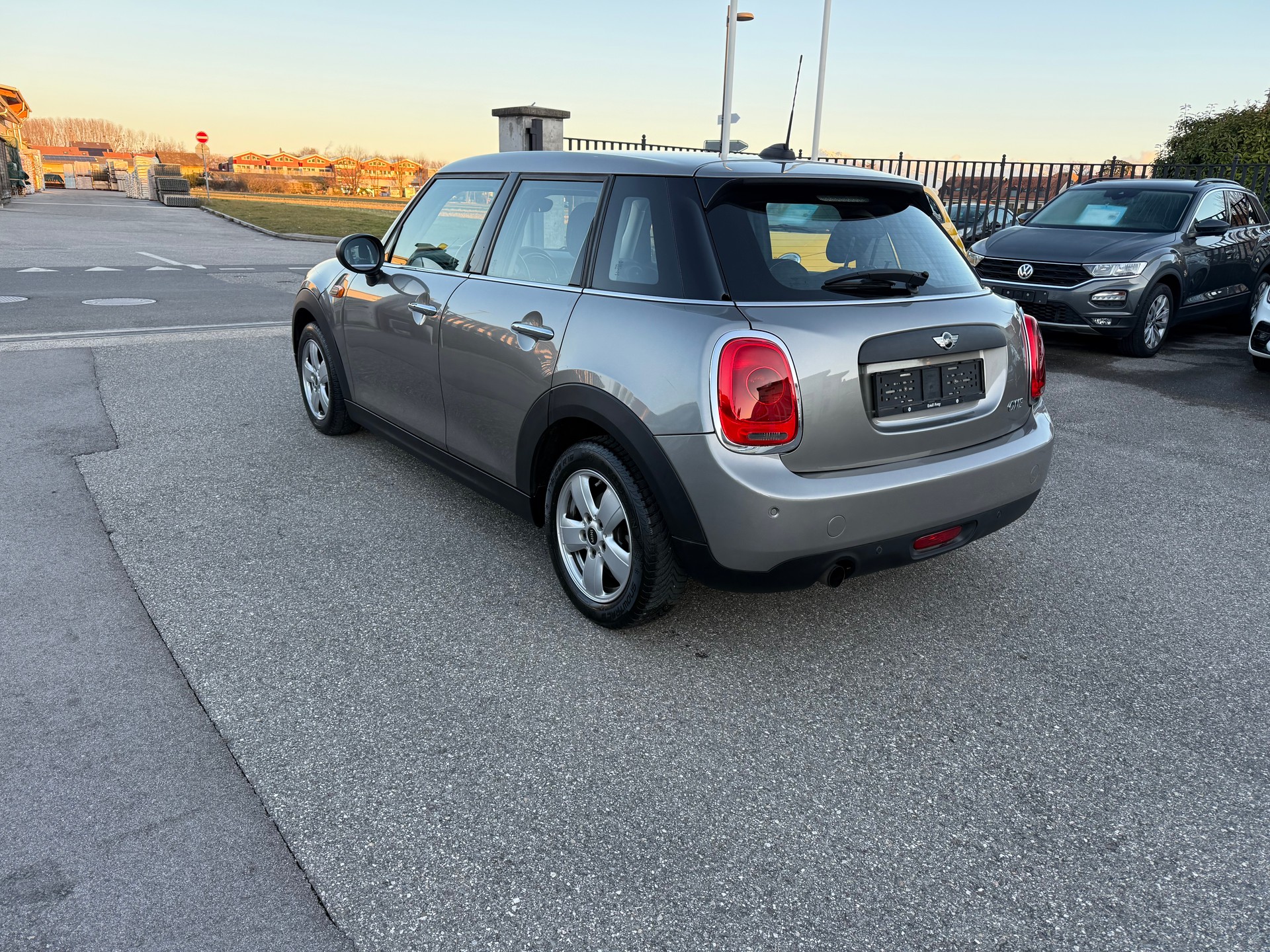 MINI One Steptronic-image-3