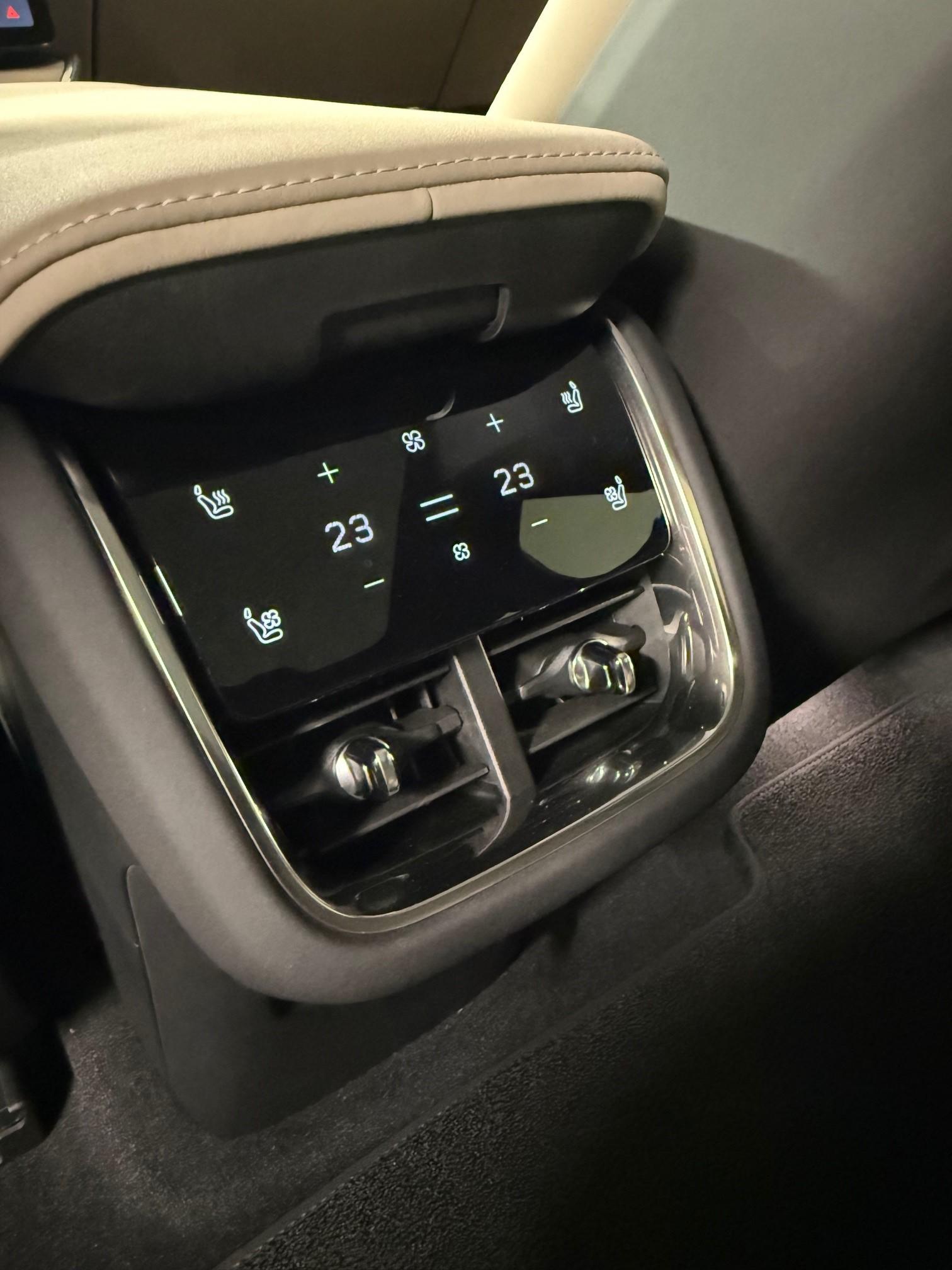 VOLVO ES90 Ultra-image-19