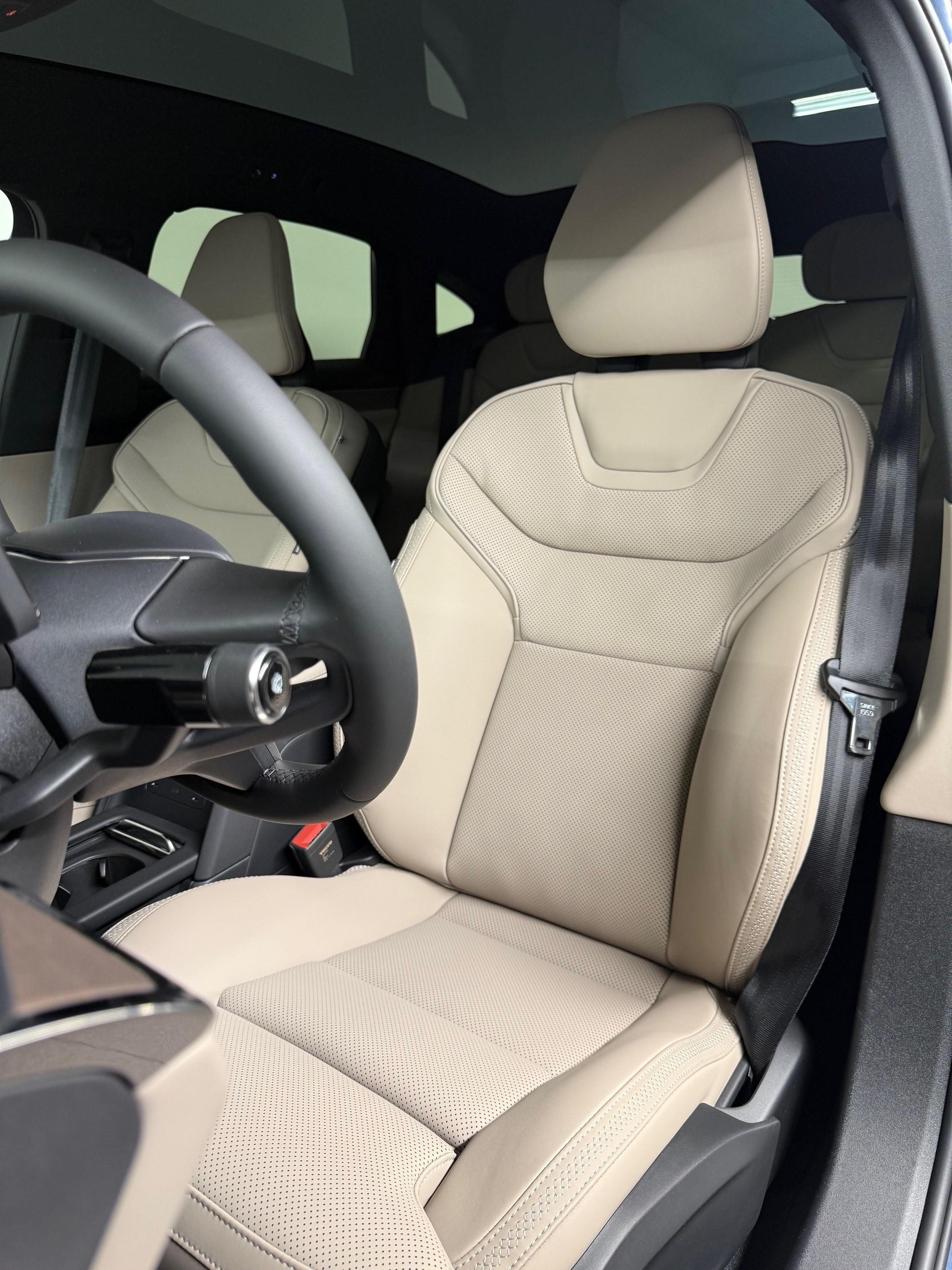 VOLVO ES90 Ultra-image-11