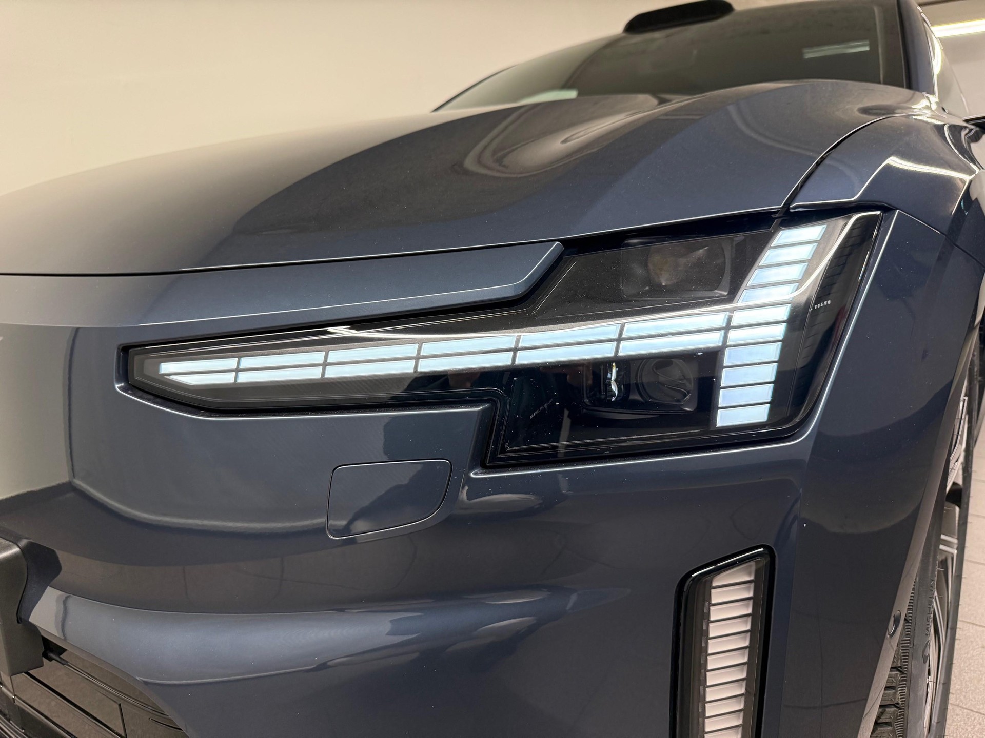 VOLVO ES90 Ultra-image-23