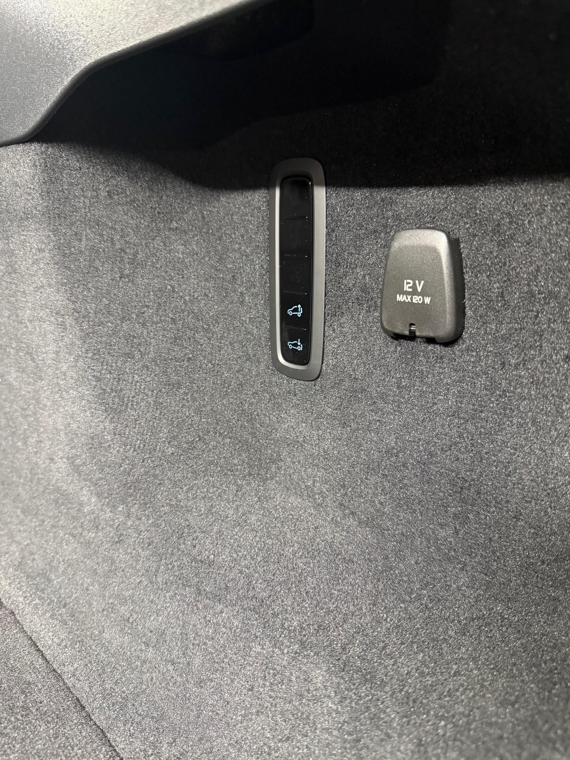 VOLVO ES90 Ultra-image-20