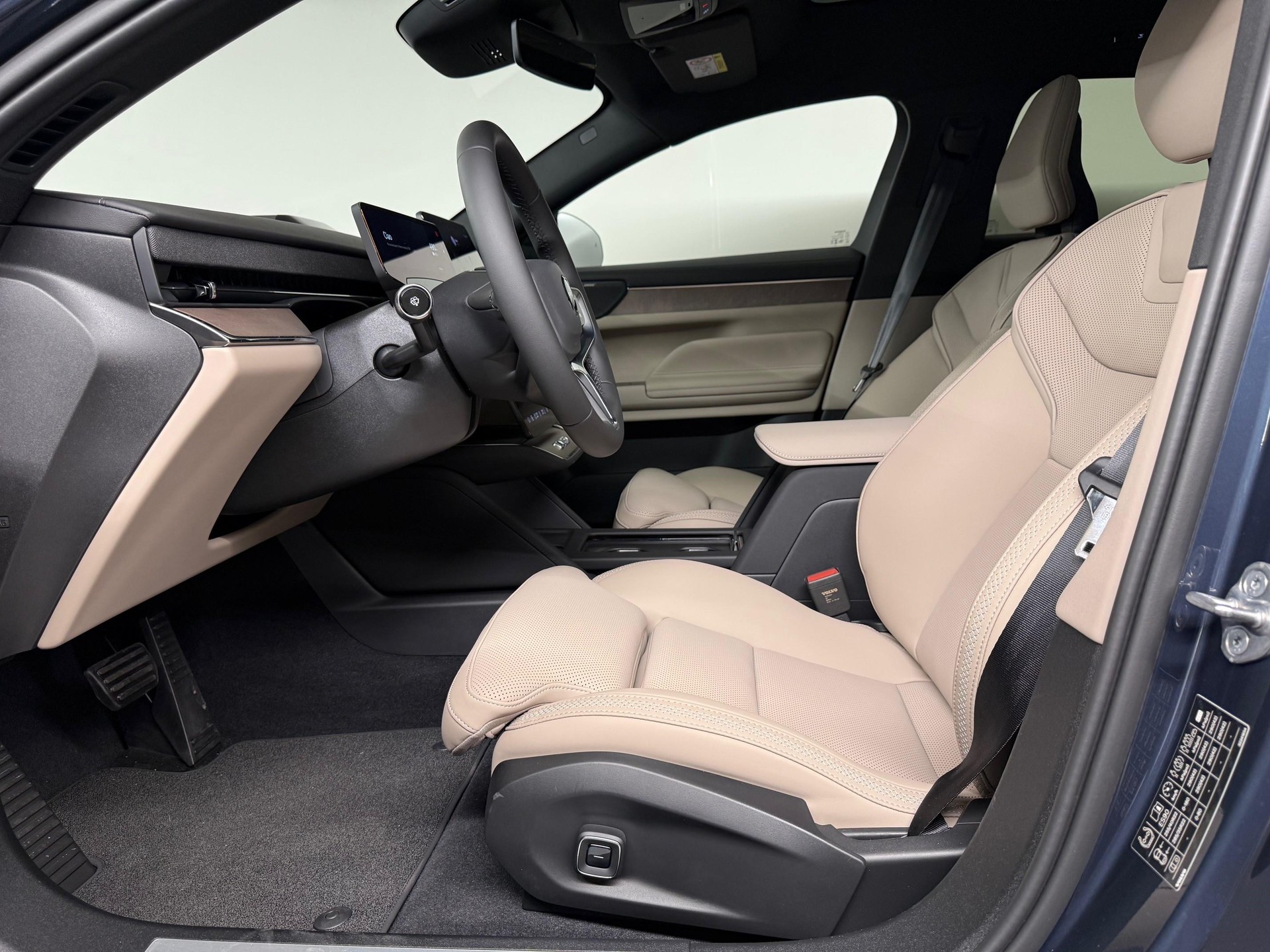 VOLVO ES90 Ultra-image-9