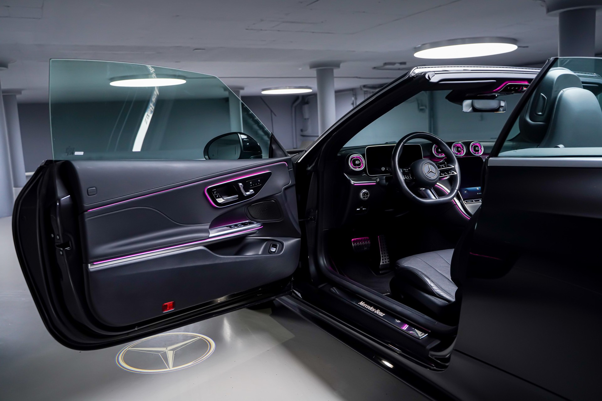 MERCEDES-BENZ CLE 300 Cabrio AMG-Line 4Matic 9G-Tronic-image-8