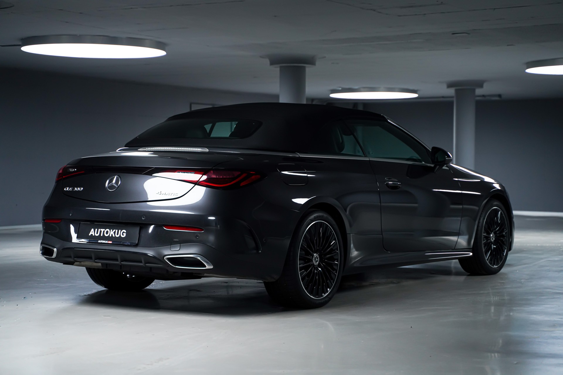 MERCEDES-BENZ CLE 300 Cabrio AMG-Line 4Matic 9G-Tronic-image-4