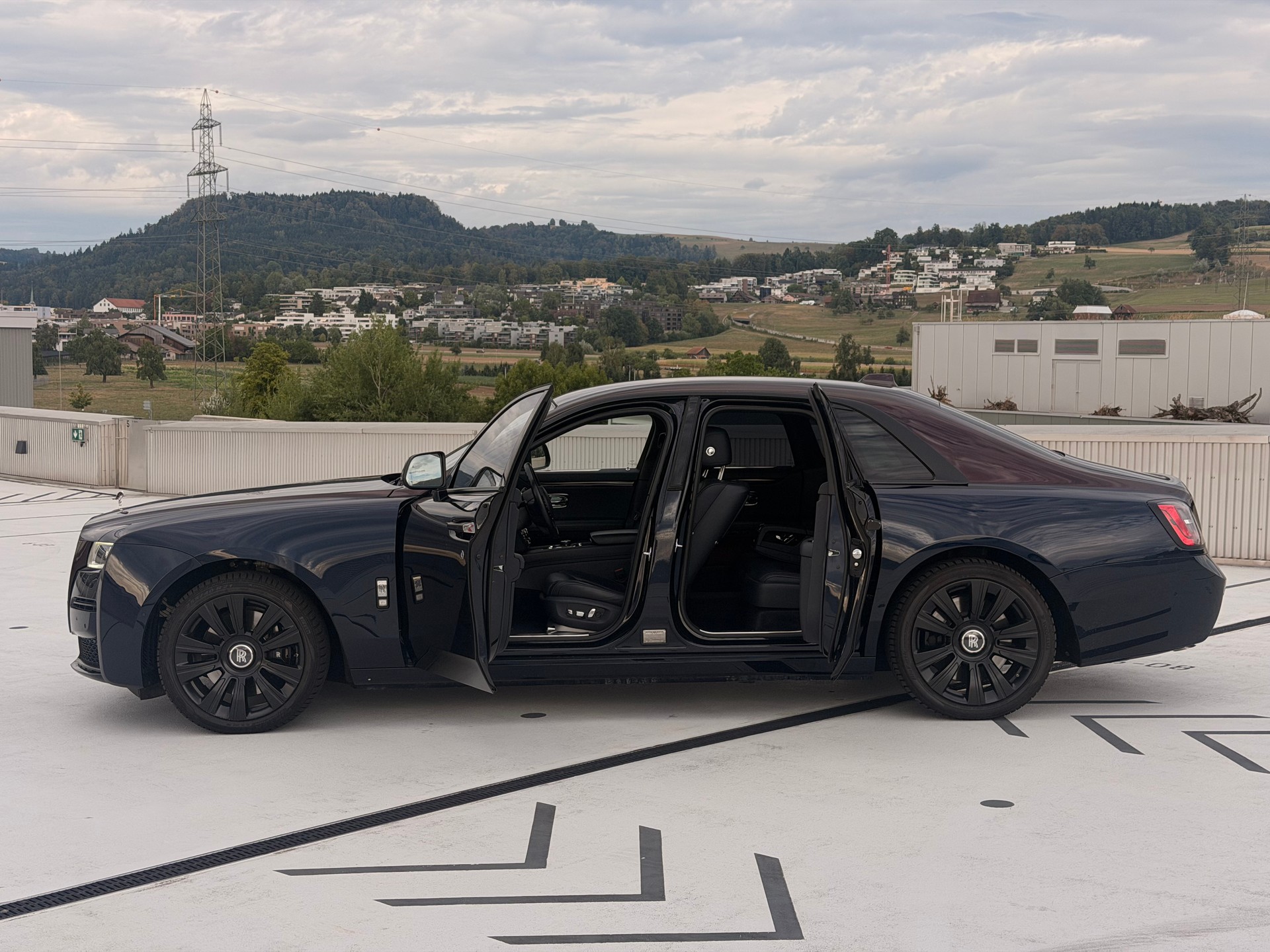 ROLLS-ROYCE Ghost 6.6 V12 Black Badge Bi-Color CH-Fahrzeug-image-3