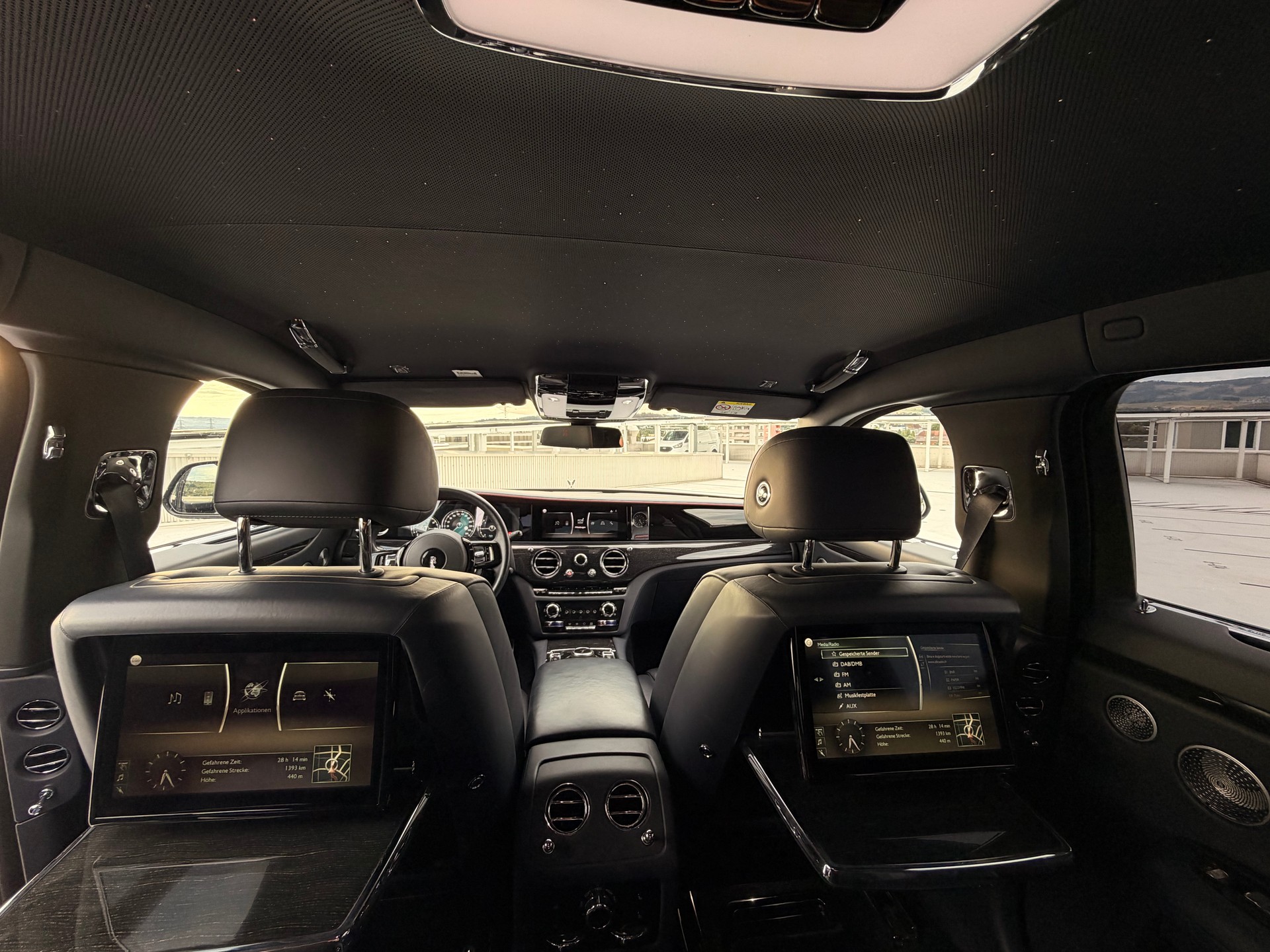 ROLLS-ROYCE Ghost 6.6 V12 Black Badge Bi-Color CH-Fahrzeug-image-15