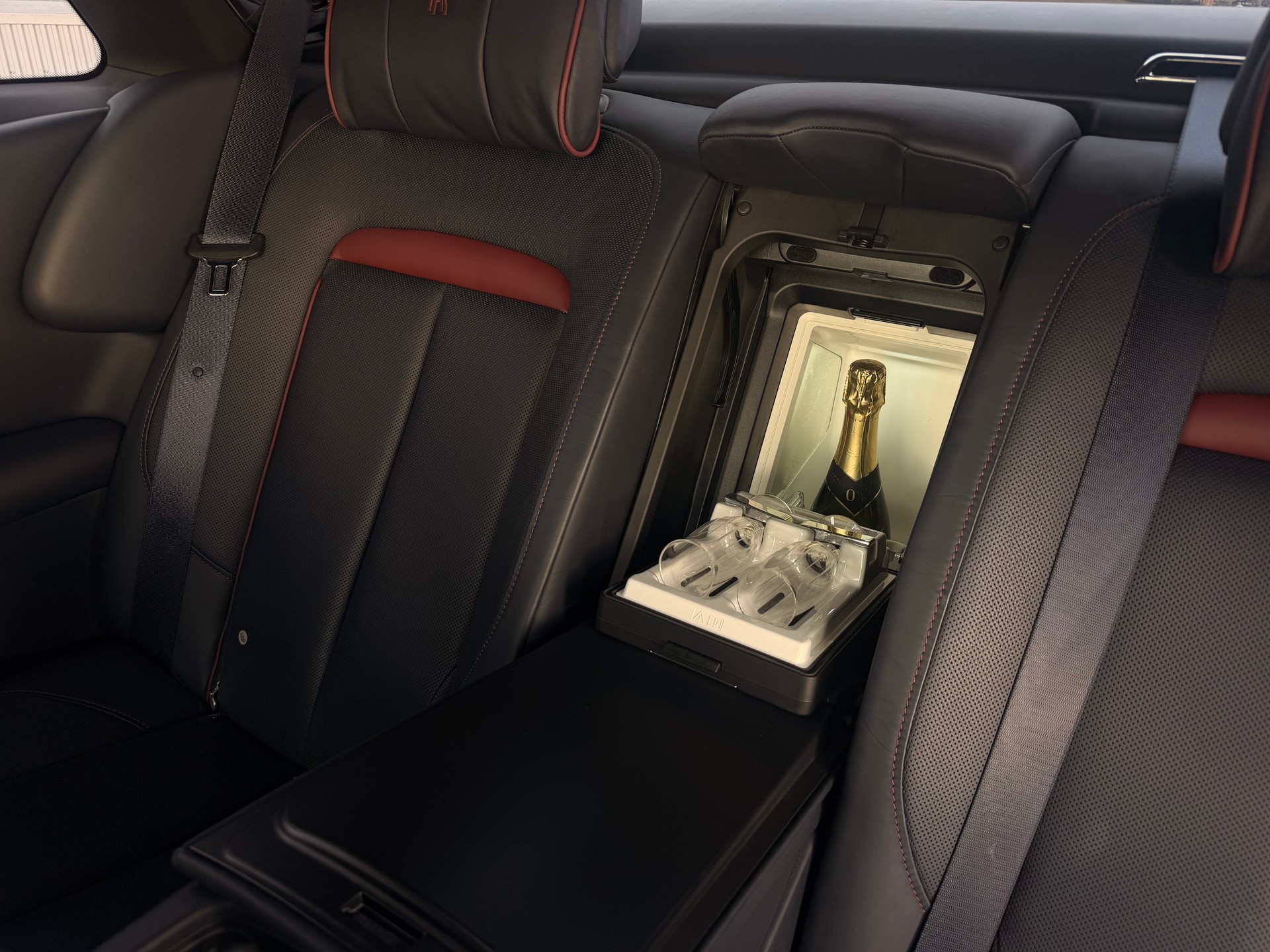 ROLLS-ROYCE Ghost 6.6 V12 Black Badge Bi-Color CH-Fahrzeug-image-13