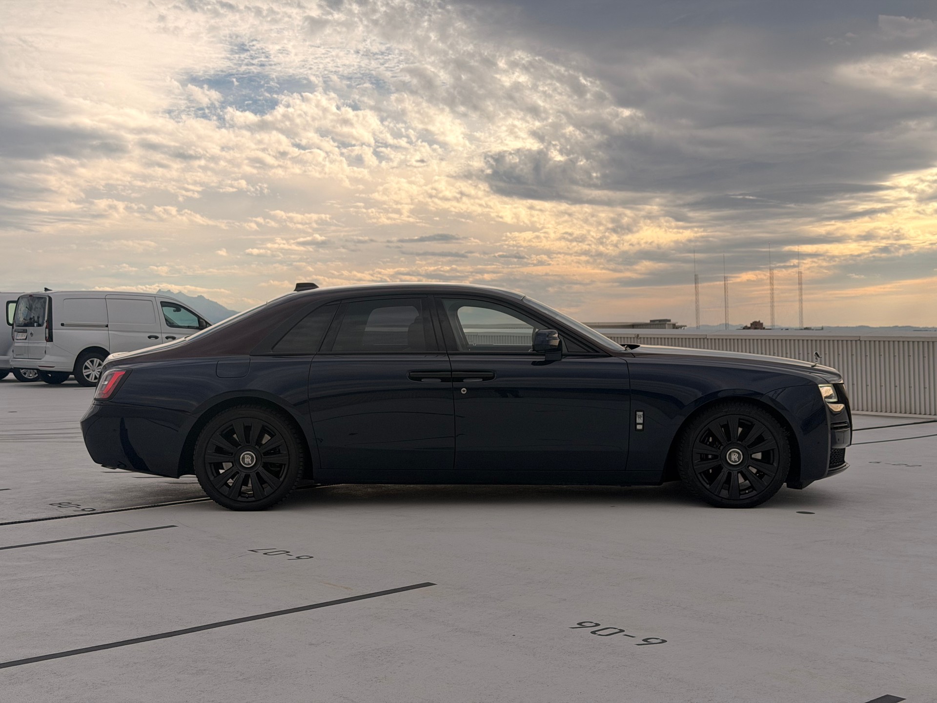 ROLLS-ROYCE Ghost 6.6 V12 Black Badge Bi-Color CH-Fahrzeug-image-6