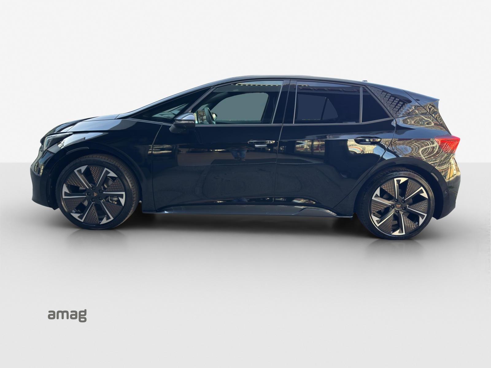 CUPRA Born 79 kWh e-Boost Adrenaline-image-1