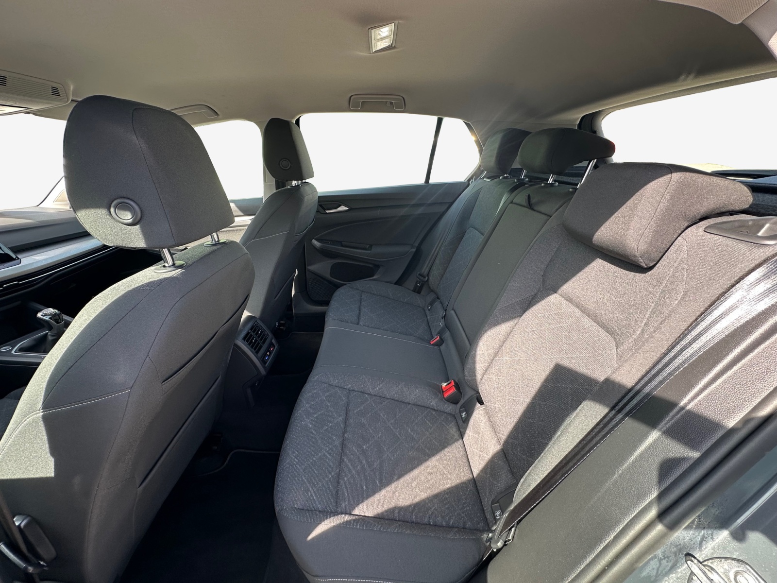 VW Golf 1.5 TSI ACT Life-image-11