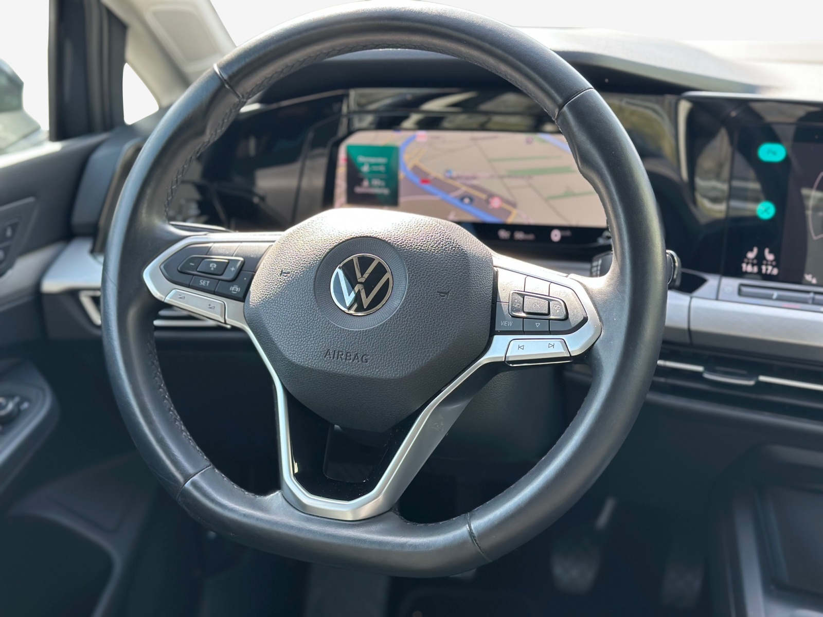 VW Golf 1.5 TSI ACT Life-image-9