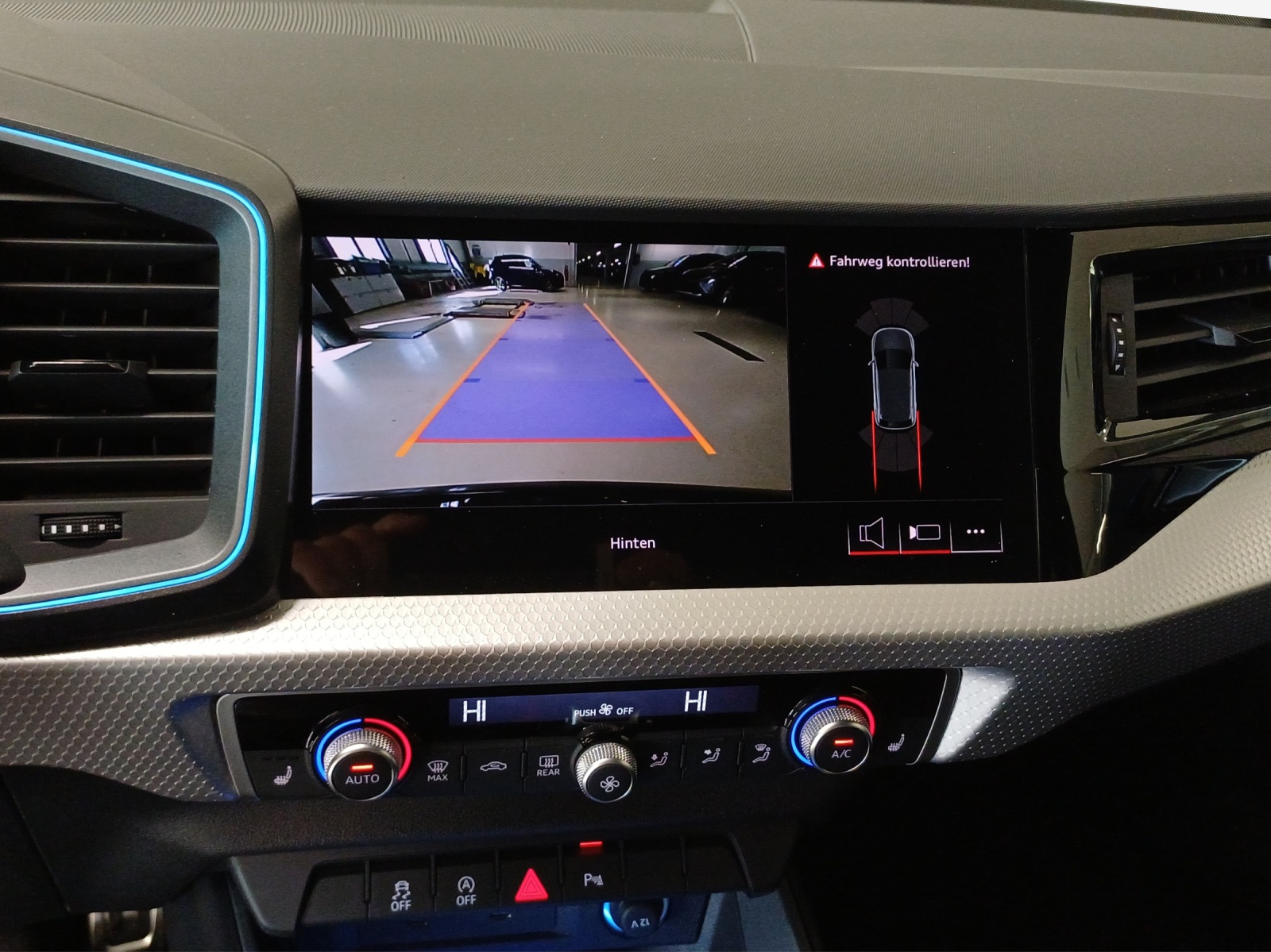 AUDI A1 Sportback 30 TFSI S Line Attraction S-tronic-image-14
