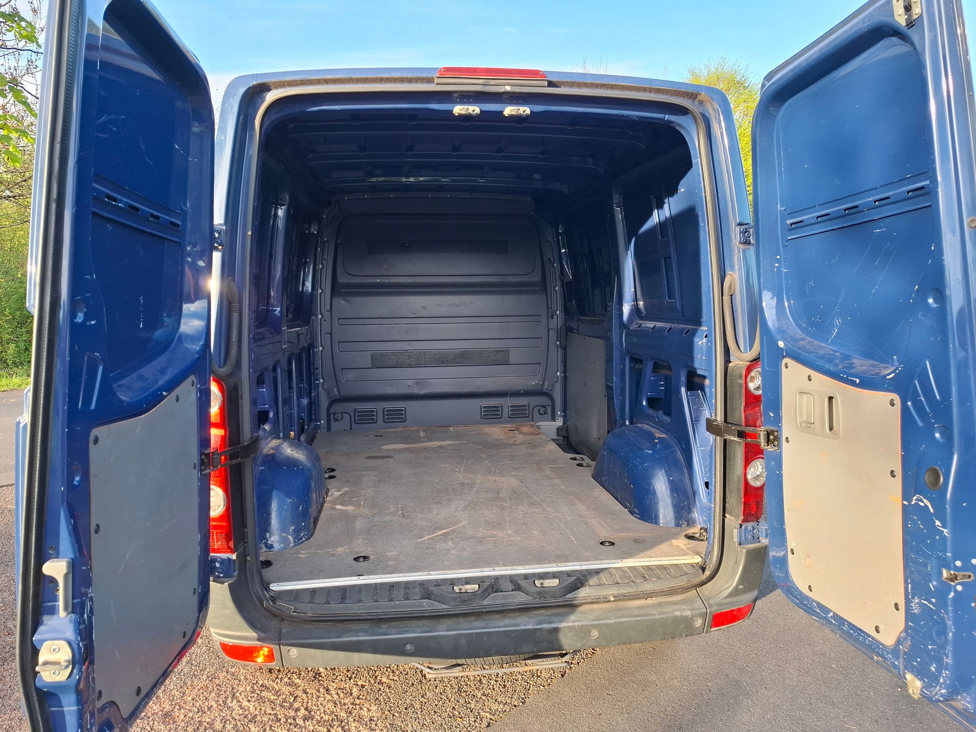 VW Crafter 35 2.0 TDI CR-image-8