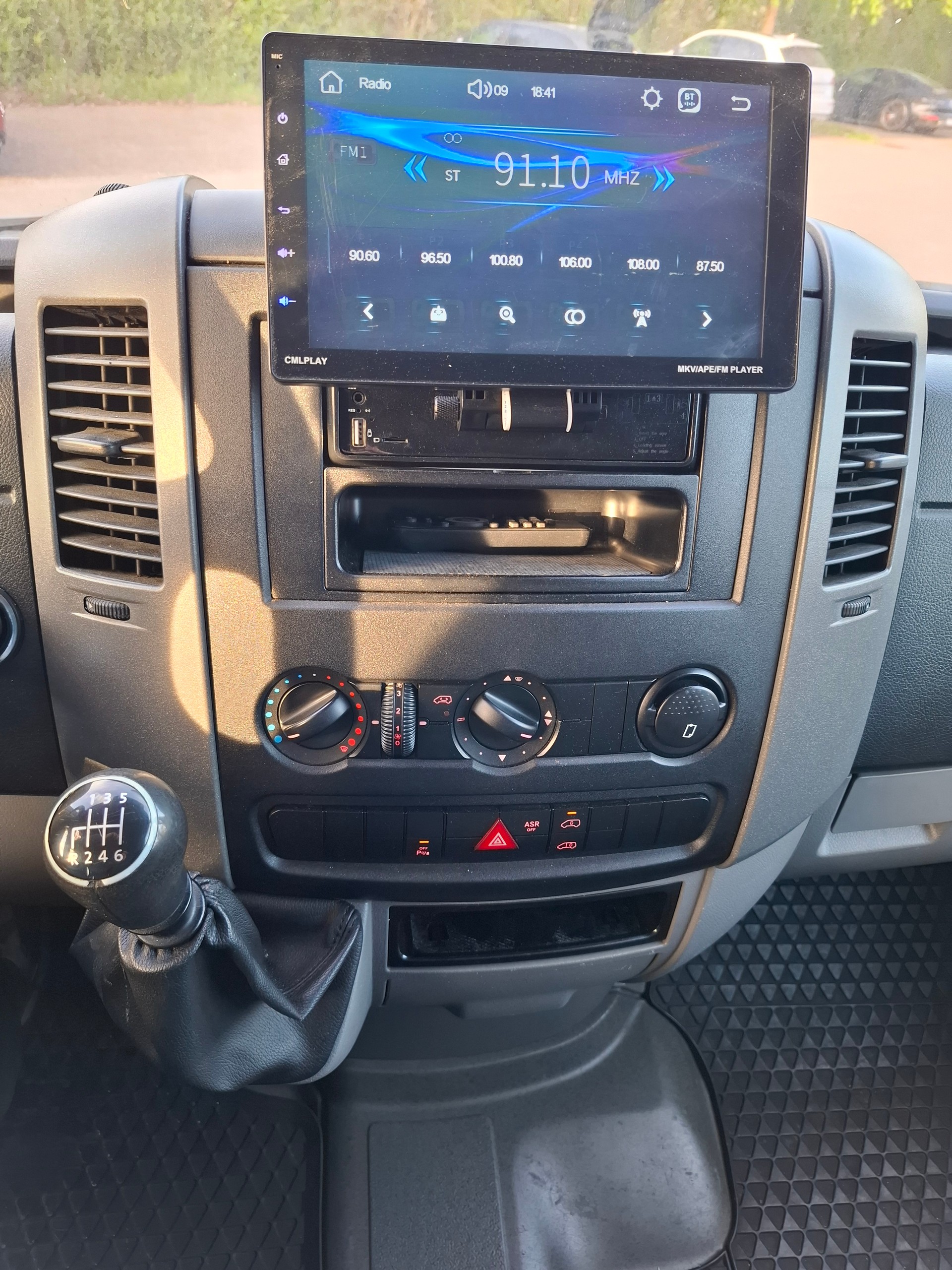 VW Crafter 35 2.0 TDI CR-image-11