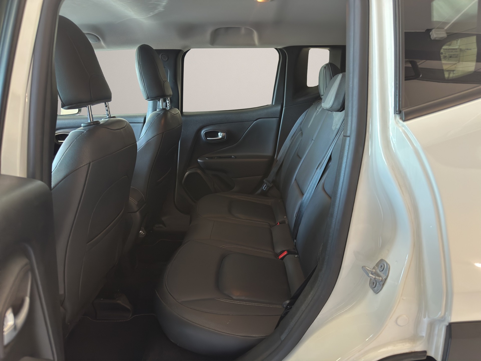 JEEP Renegade 1.3 Turbo Limited AWD-image-10