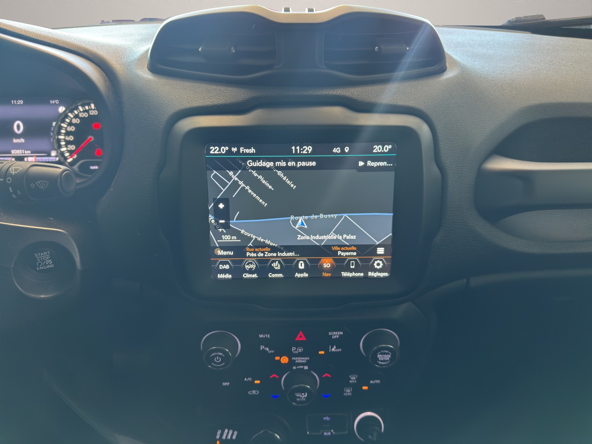 JEEP Renegade 1.3 Turbo Limited AWD-image-15