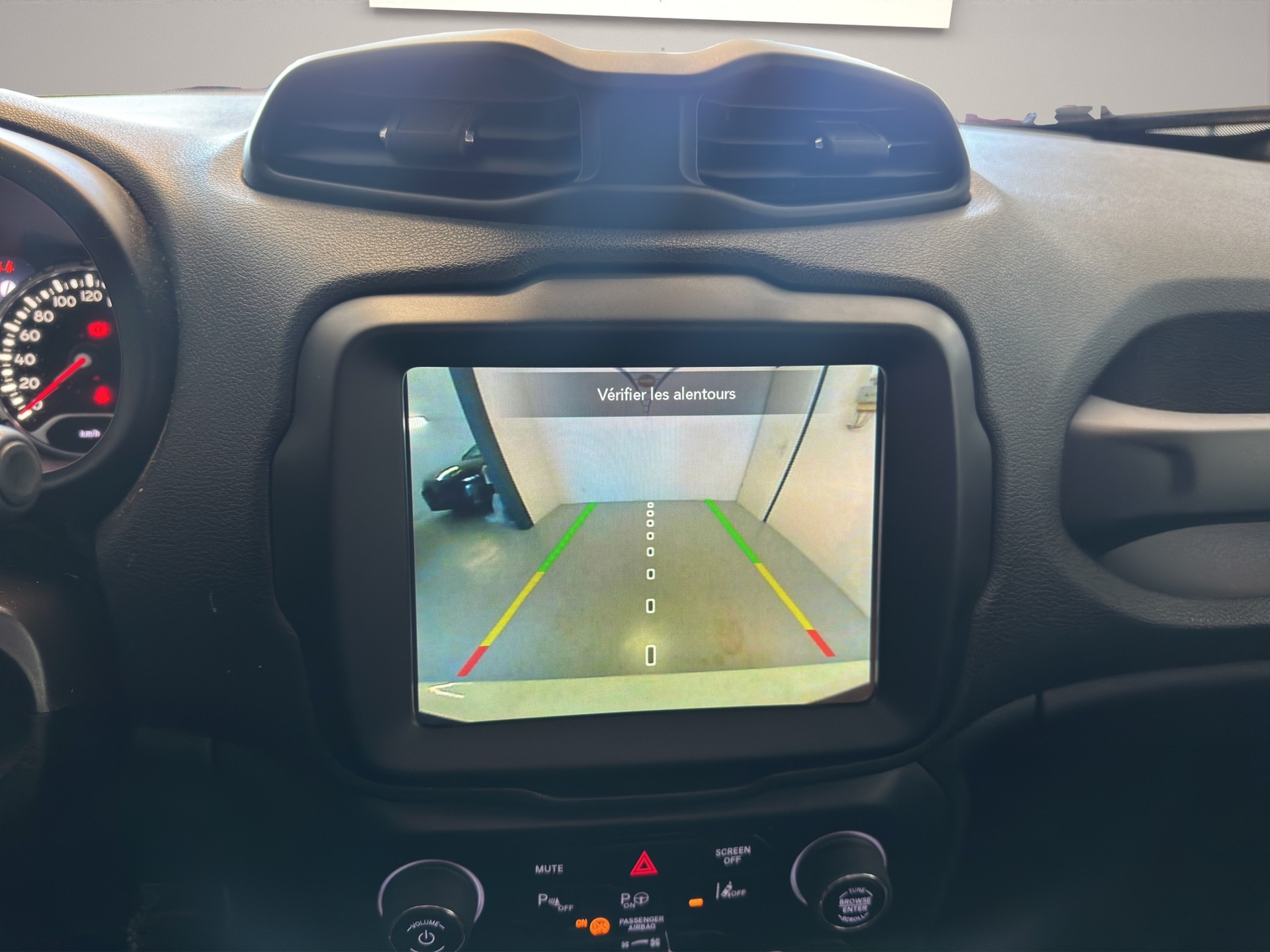 JEEP Renegade 1.3 Turbo Limited AWD-image-14