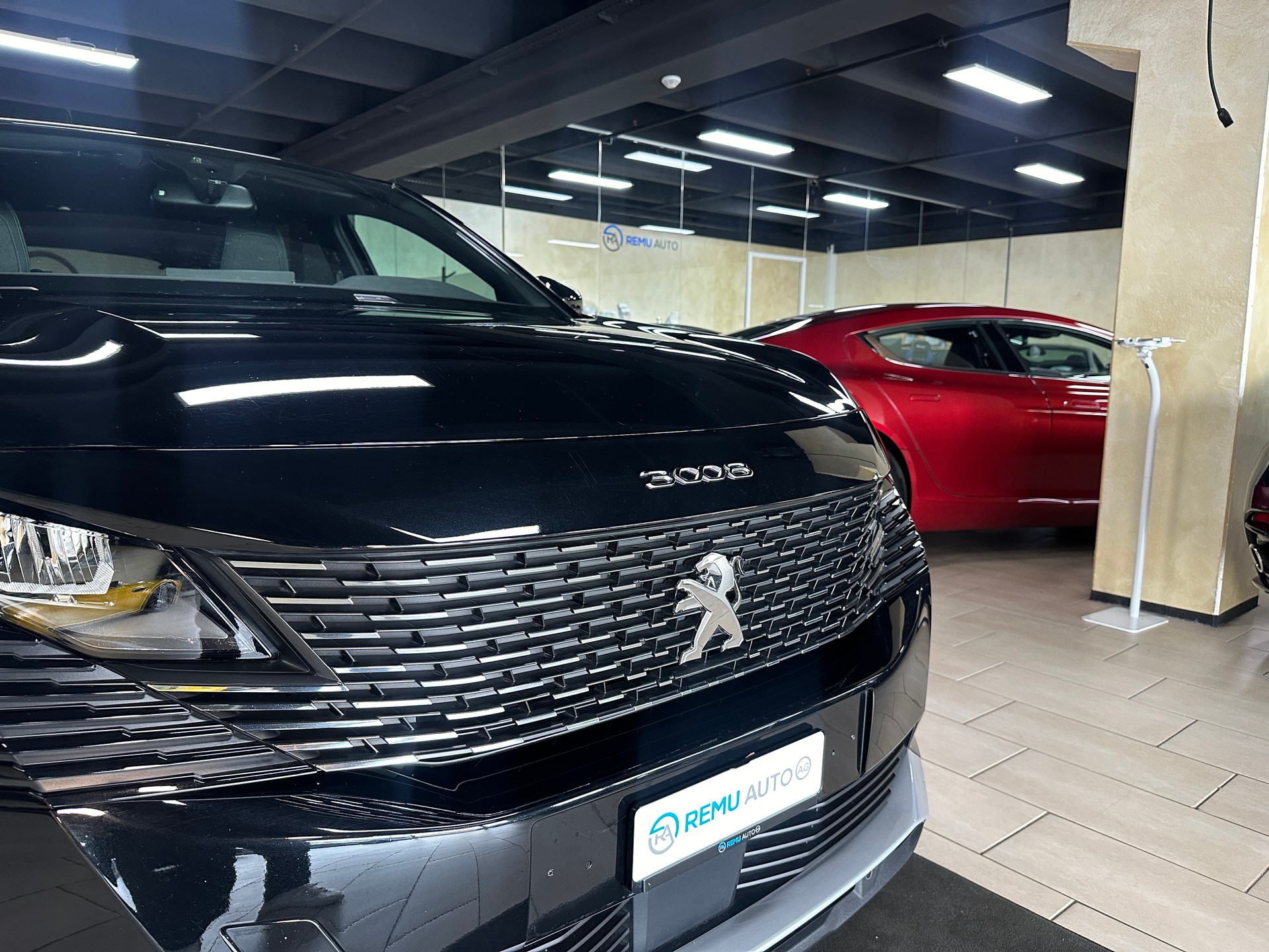 PEUGEOT 3008 1.2 PureTech Allure Pack EAT8-image-5