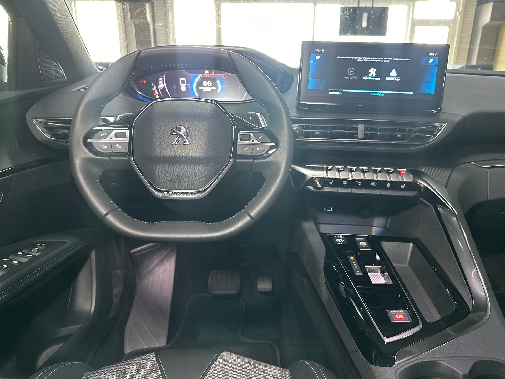 PEUGEOT 3008 1.2 PureTech Allure Pack EAT8-image-19