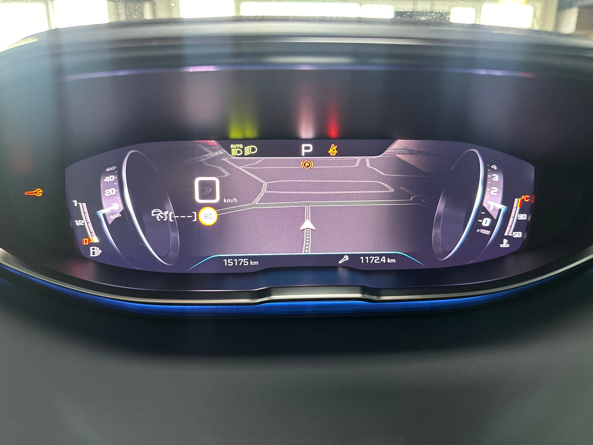 PEUGEOT 3008 1.2 PureTech Allure Pack EAT8-image-24