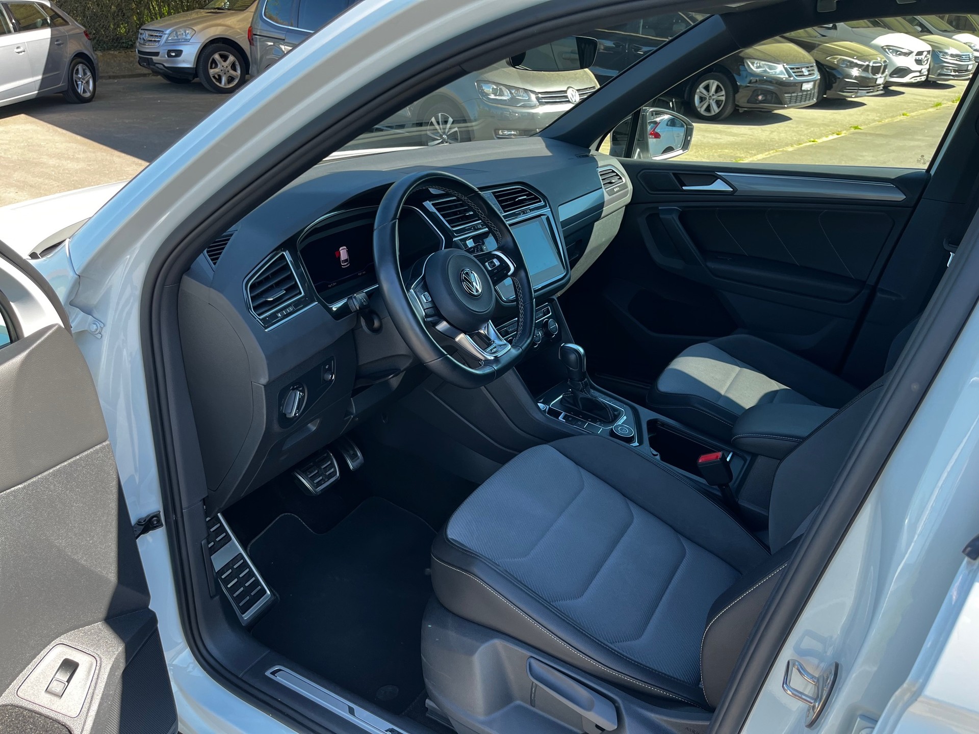 VW Tiguan 2.0 TDI SCR Highline 4Motion DSG-image-4
