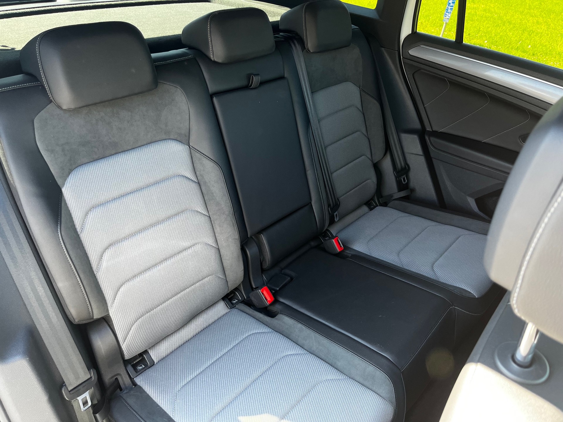 VW Tiguan 2.0 TDI SCR Highline 4Motion DSG-image-9