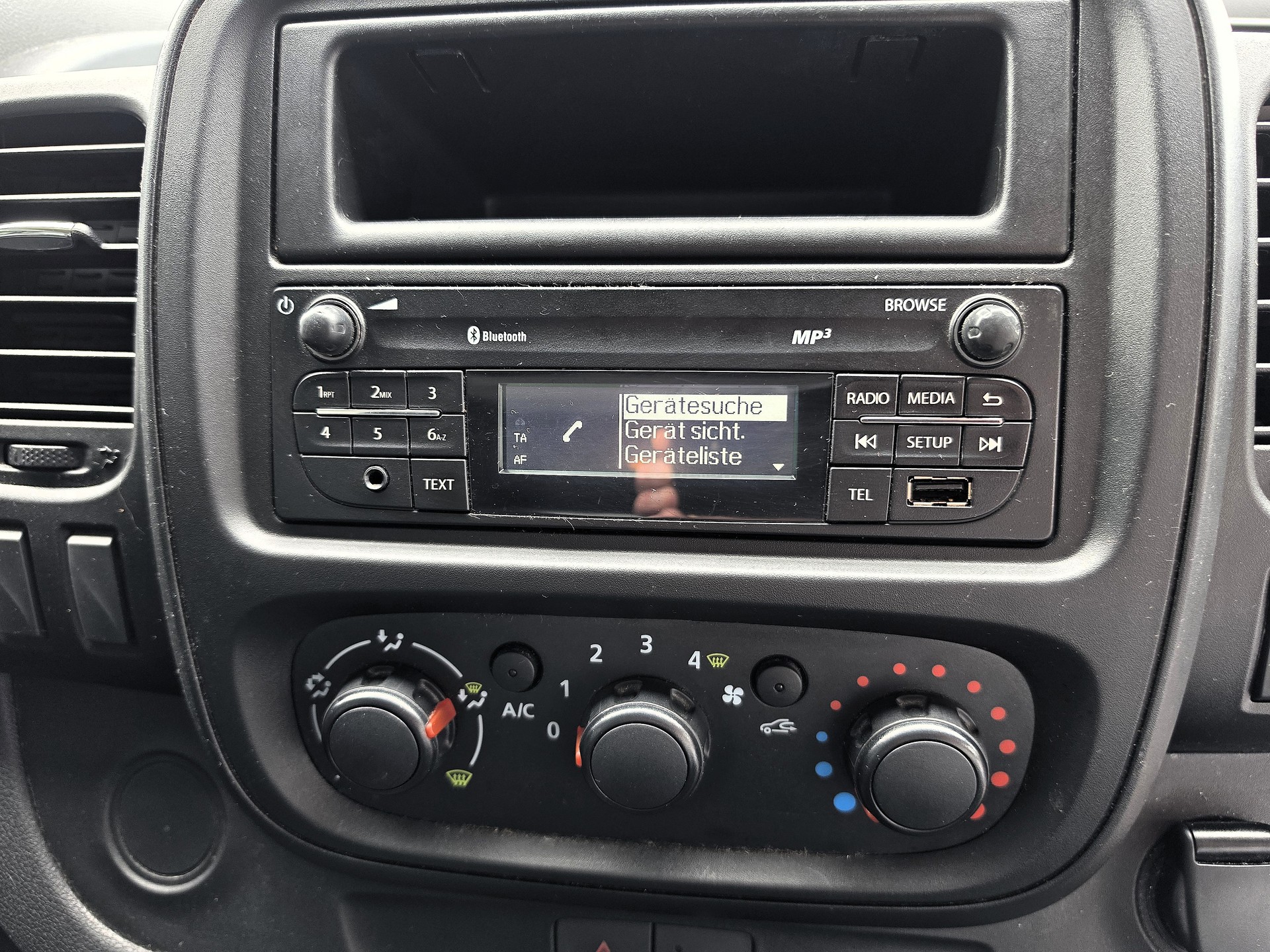 RENAULT Trafic 1.6 dCi 95 2.9t Business L1H1-image-11
