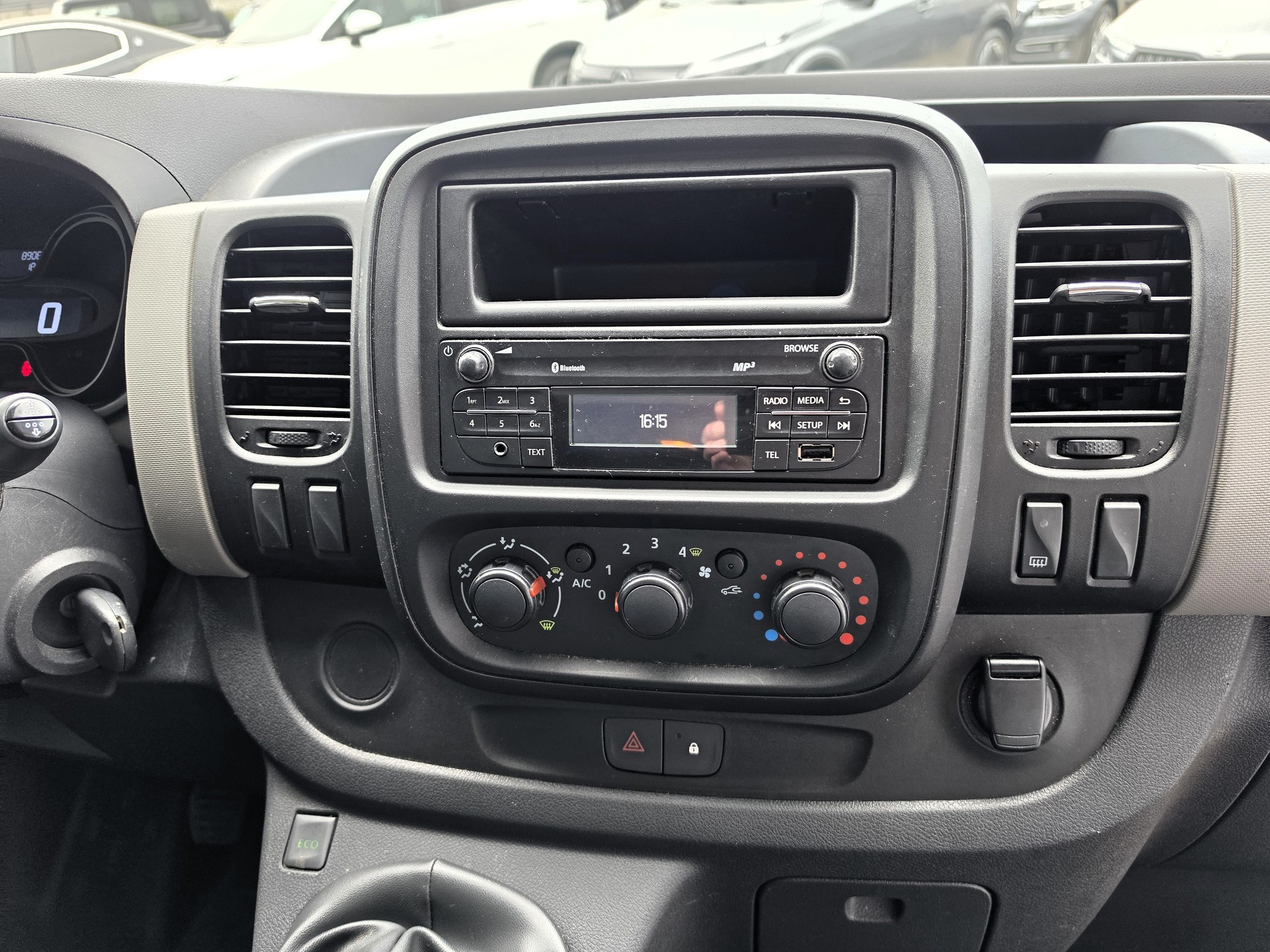 RENAULT Trafic 1.6 dCi 95 2.9t Business L1H1-image-10