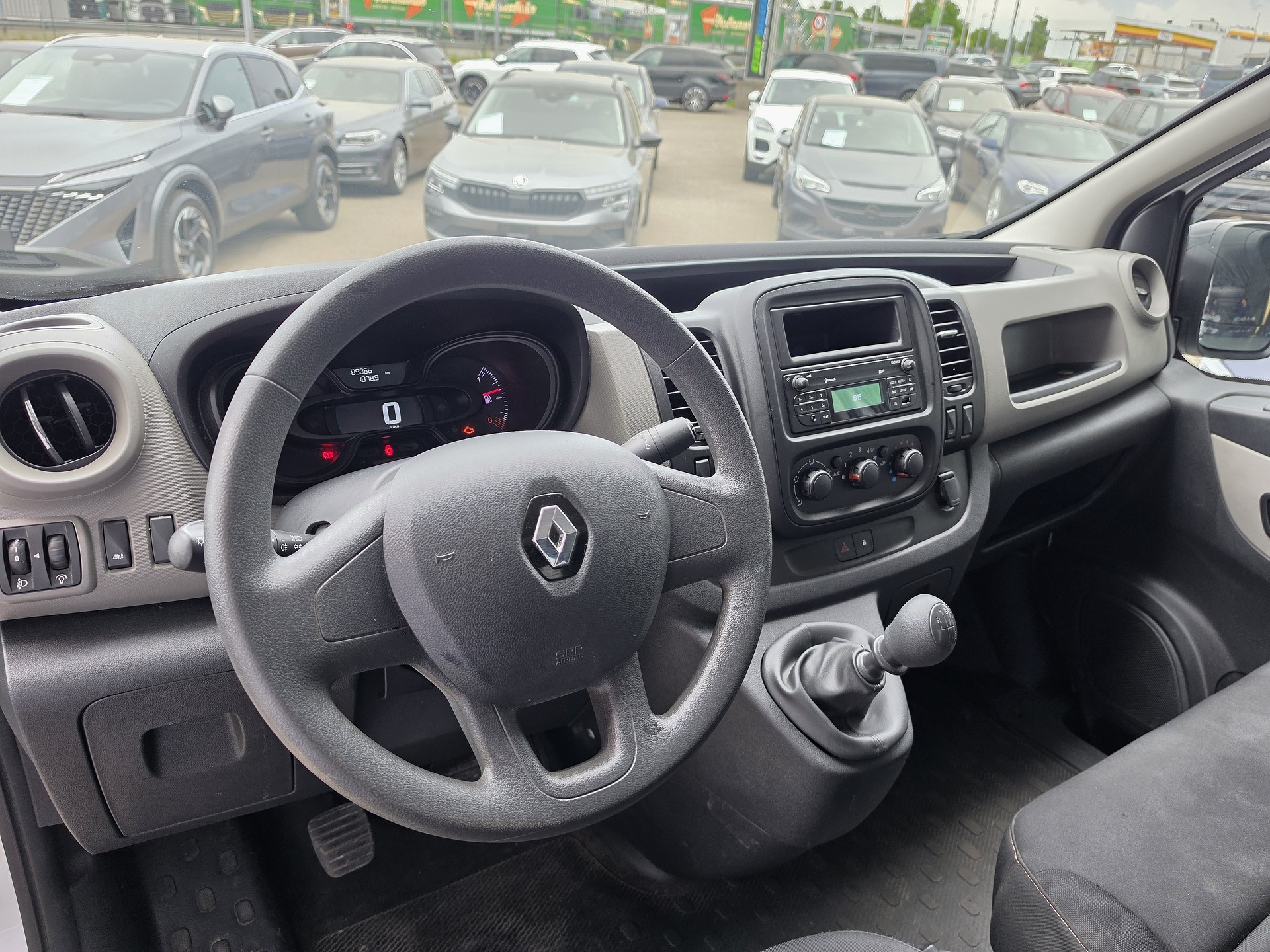 RENAULT Trafic 1.6 dCi 95 2.9t Business L1H1-image-3