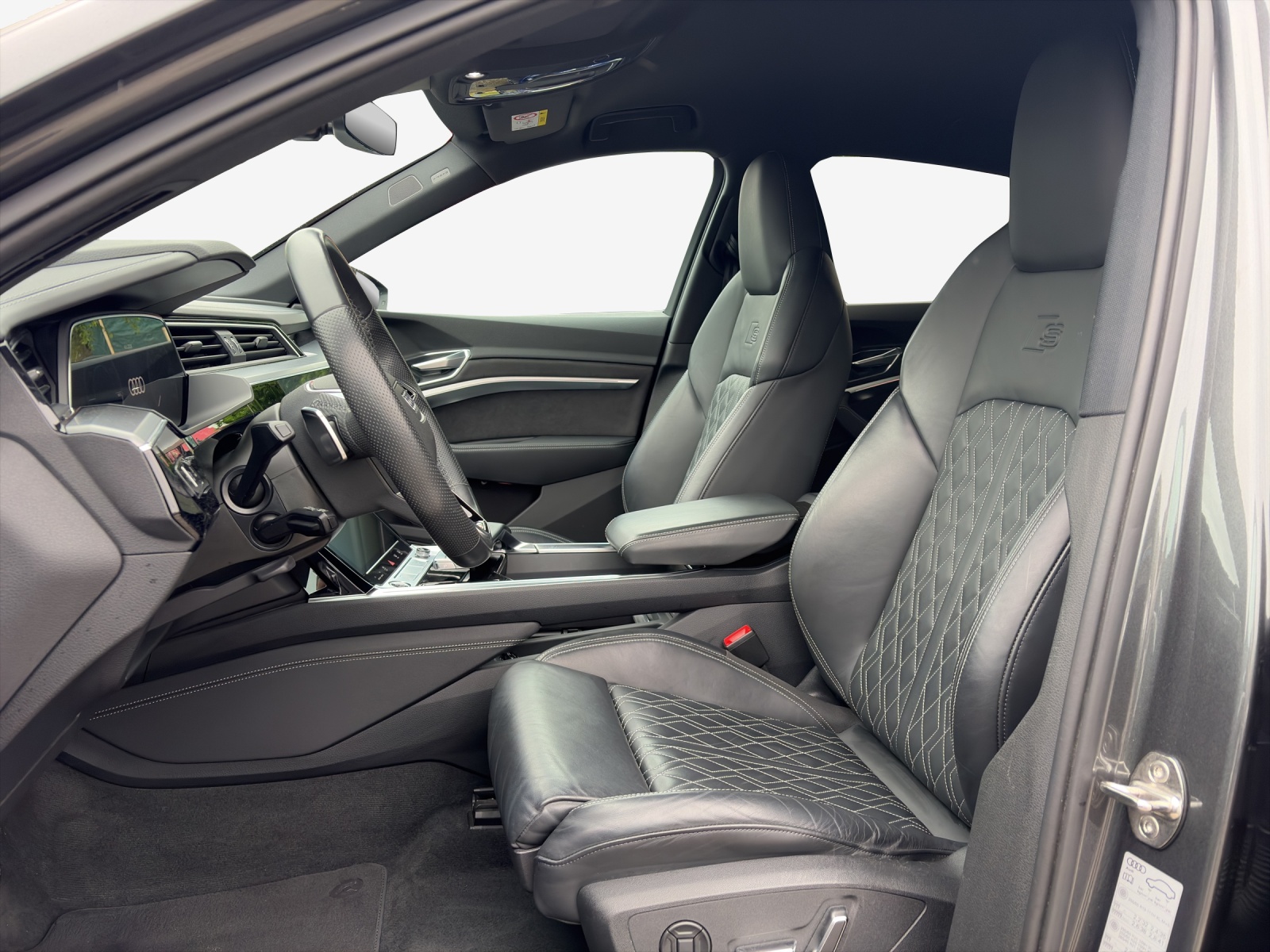 AUDI e-tron 55 Sportback S Line Black Edition quattro-image-8