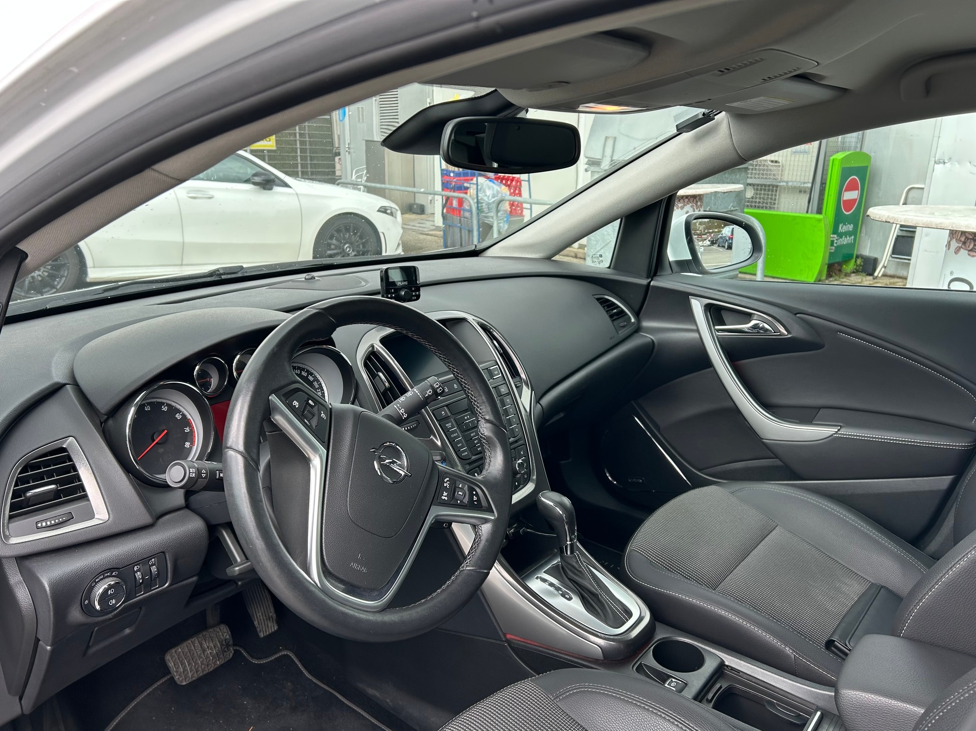 OPEL Astra 1.6i 16V Turbo Enjoy Automatic-image-9