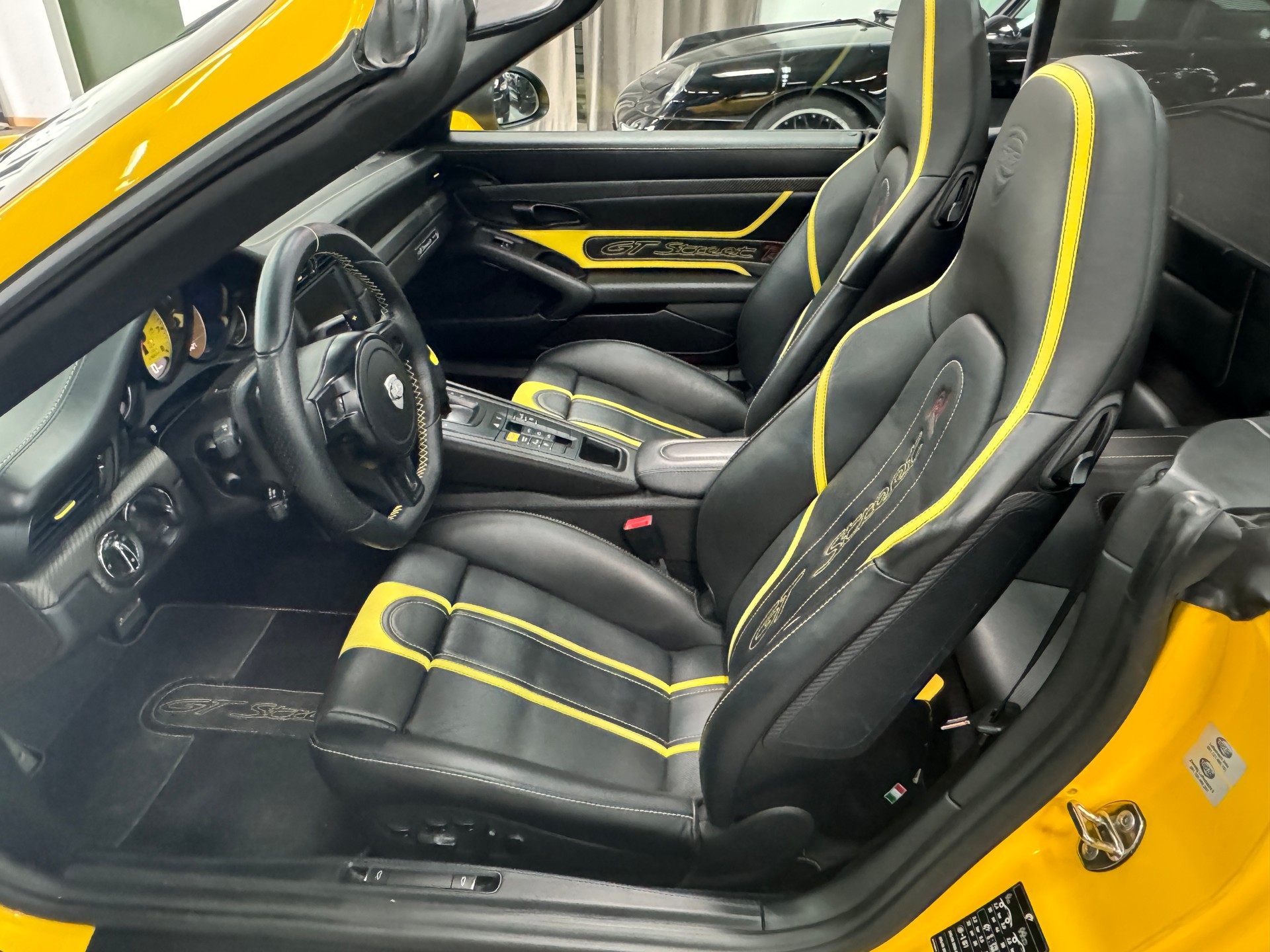 PORSCHE 911 Turbo S Cabrio PDK TECHART 1 OF 1-image-8