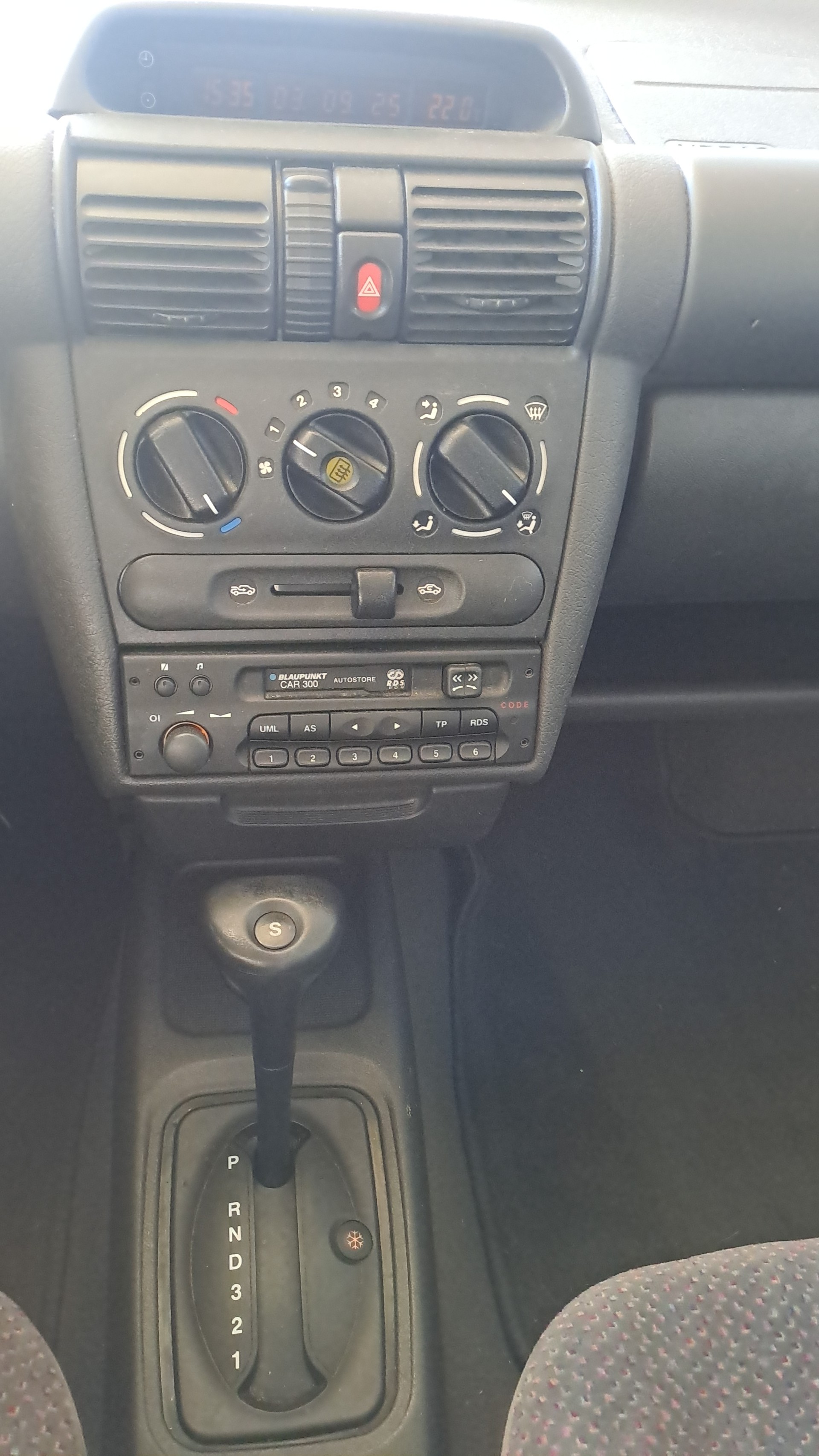OPEL Corsa 1.4 16V Swing-image-11