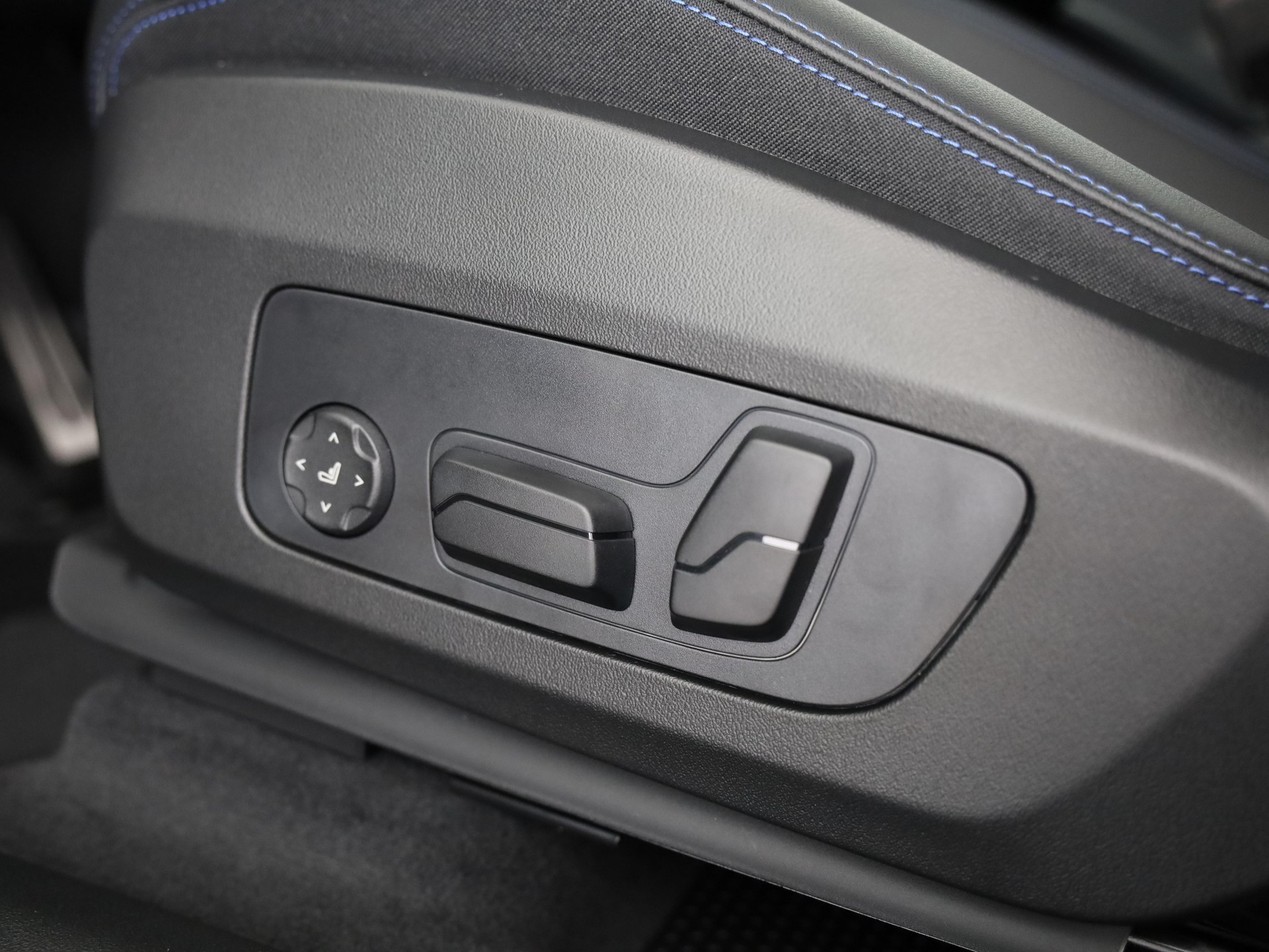 BMW X1 M35i-image-14