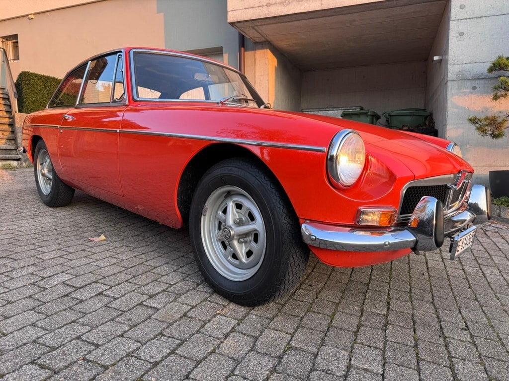 MG B GT-image-1