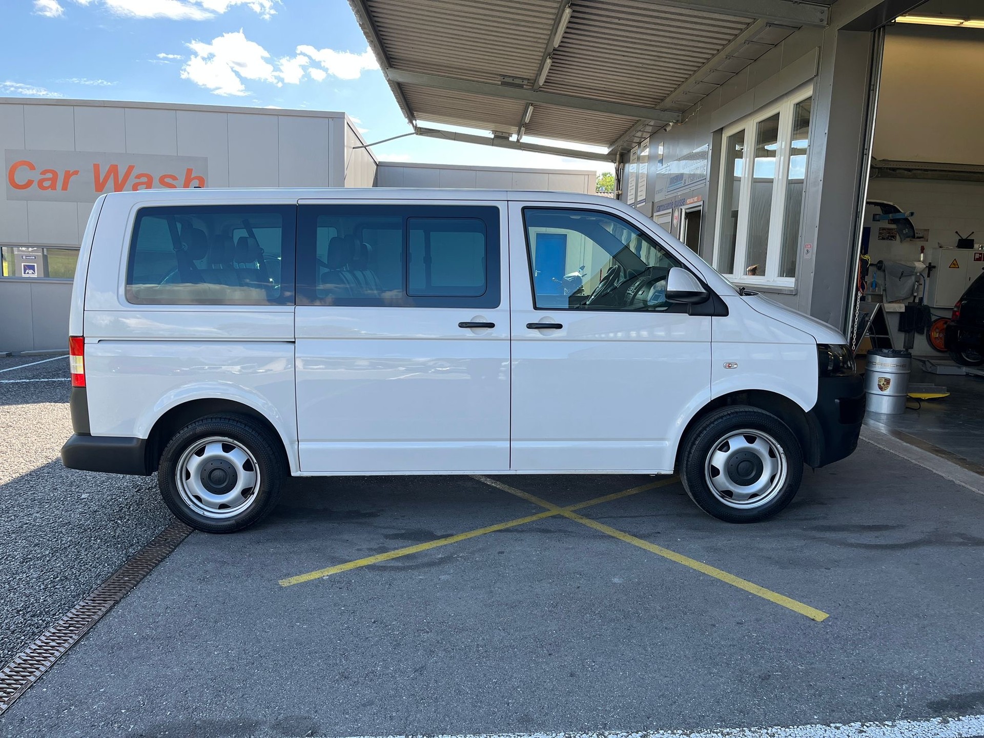 VW EX POLICE !! MOTOR NEU !! MFK NEU !! 8 PLÄTZER 4X4 SYNCHRO TOP ZUSTAND. AB SERVICE.T5 2.0 Bi-TDI 4X4 DSG. AHK 2500 KG.-image-8