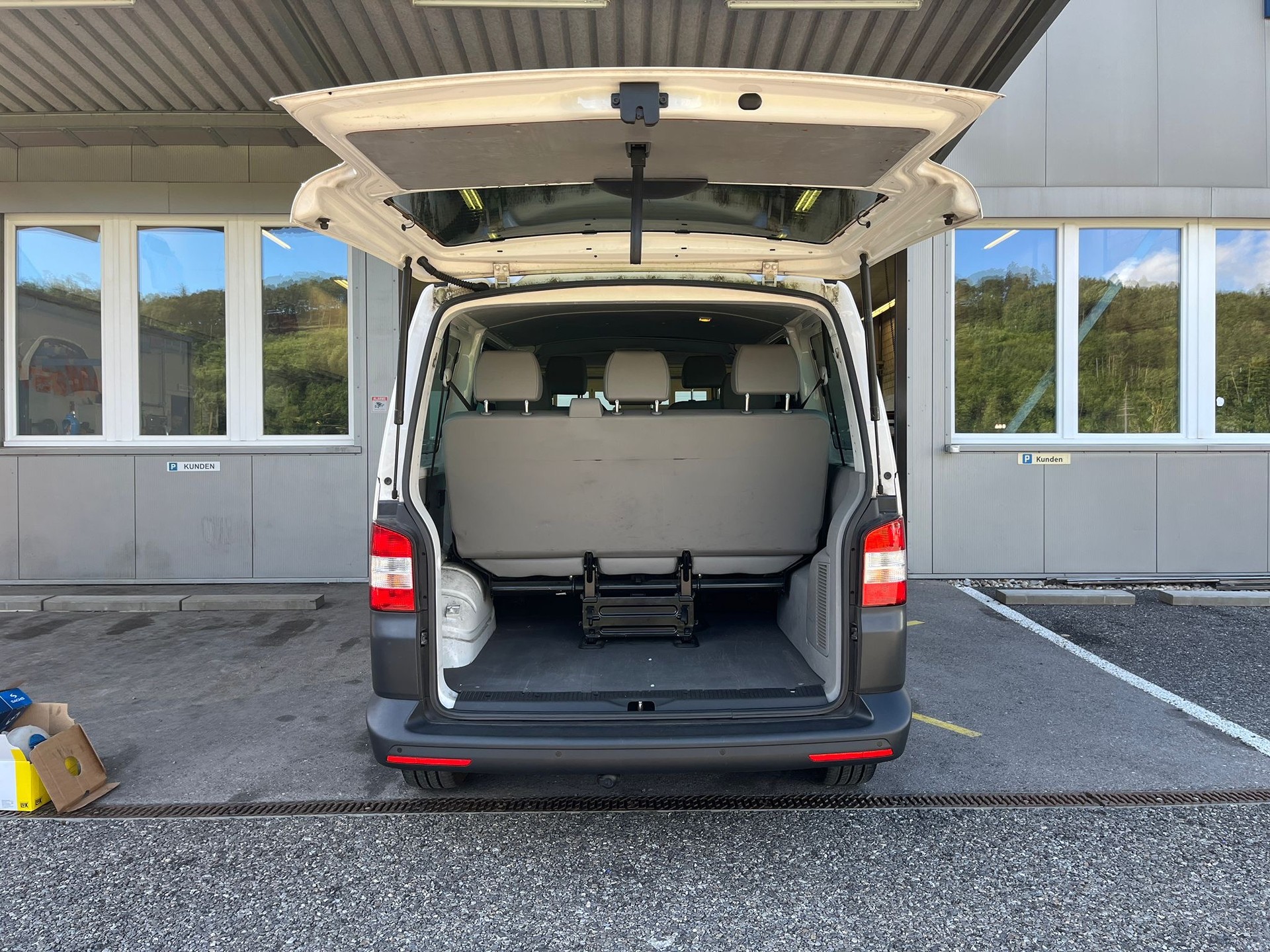 VW EX POLICE !! MOTOR NEU !! MFK NEU !! 8 PLÄTZER 4X4 SYNCHRO TOP ZUSTAND. AB SERVICE.T5 2.0 Bi-TDI 4X4 DSG. AHK 2500 KG.-image-6