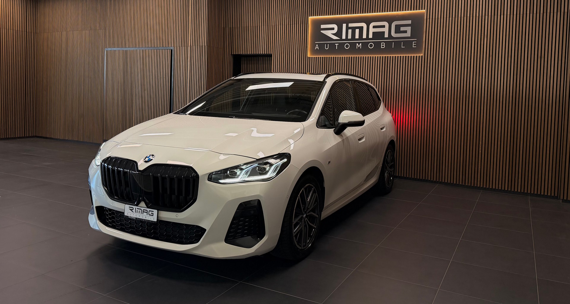BMW 218d Active Tourer M Sport DKG | Frisch ab Service | Ab MFK | CarVertical | Vollausstattung-showroom-element-2