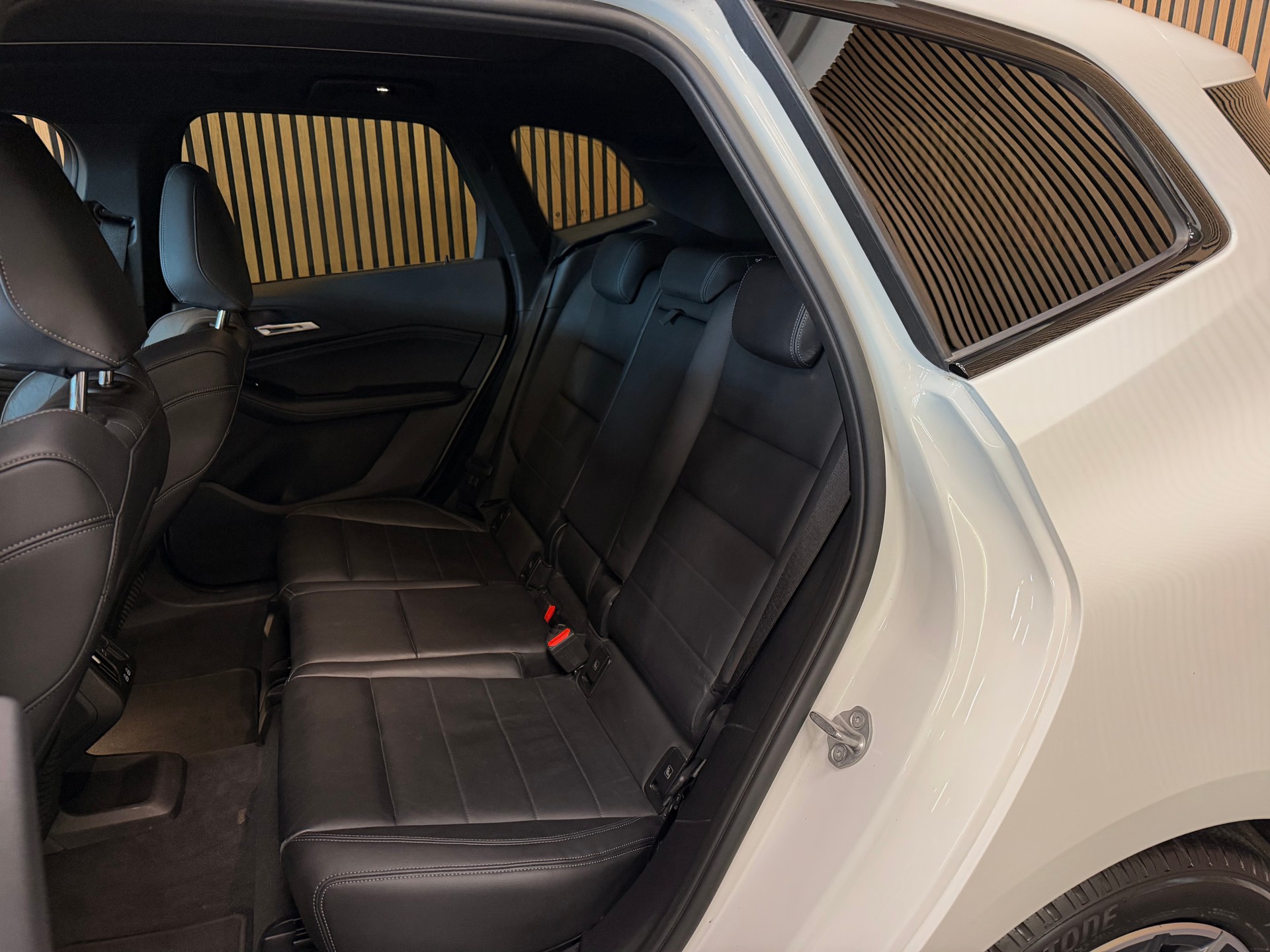 BMW 218d Active Tourer M Sport DKG | Frisch ab Service | Ab MFK | CarVertical | Vollausstattung-image-15