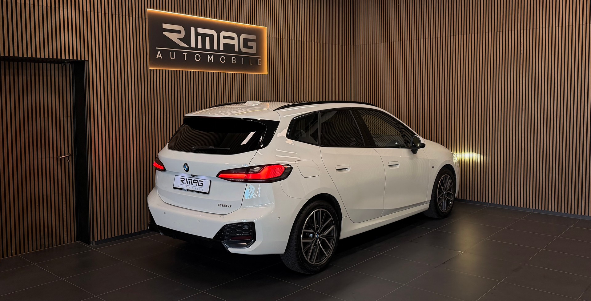 BMW 218d Active Tourer M Sport DKG | Frisch ab Service | Ab MFK | CarVertical | Vollausstattung-image-8